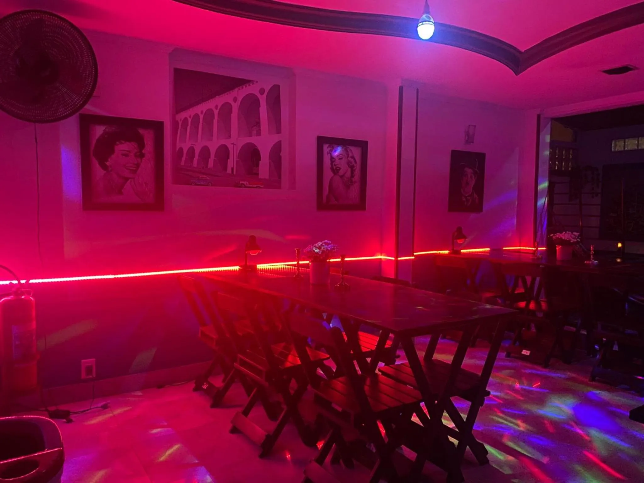 Restaurant/places to eat in Ipanema Club Hostel