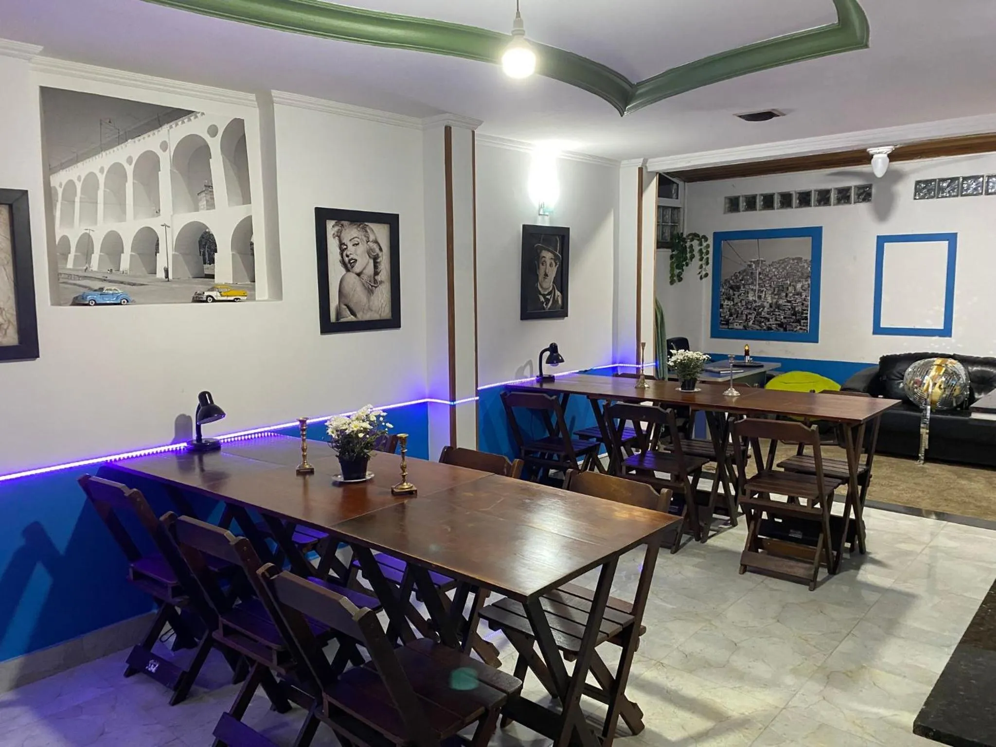 Restaurant/places to eat in Ipanema Club Hostel