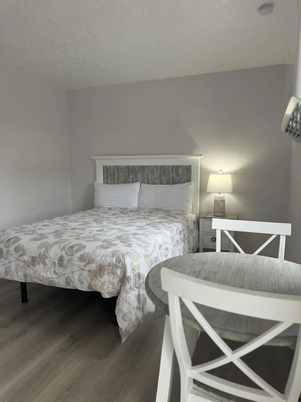 Bed in Sea Dell Motel - Marathon