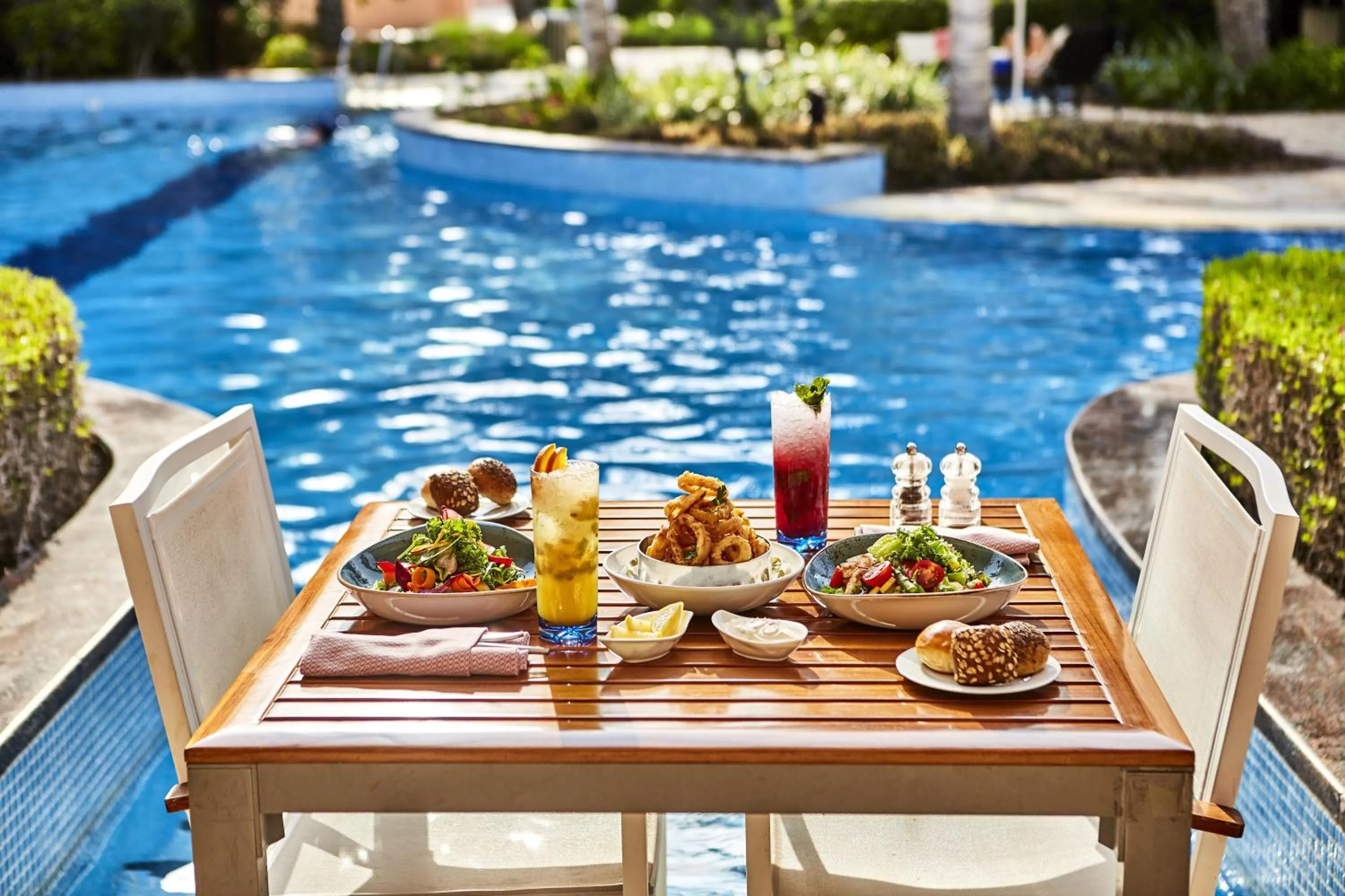 Restaurant/places to eat in Hilton Muscat Al Bandar