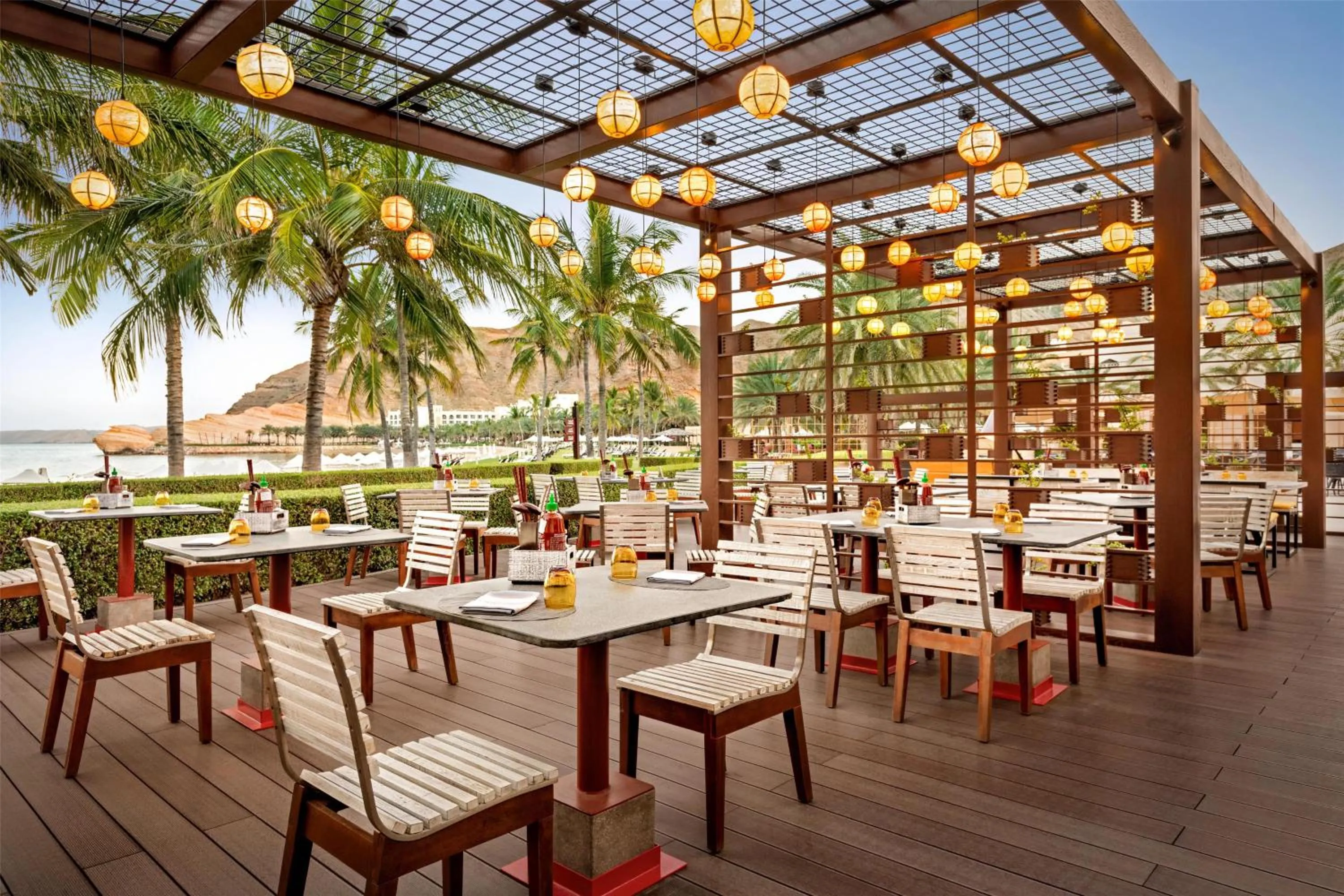 Restaurant/places to eat in Hilton Muscat Al Bandar