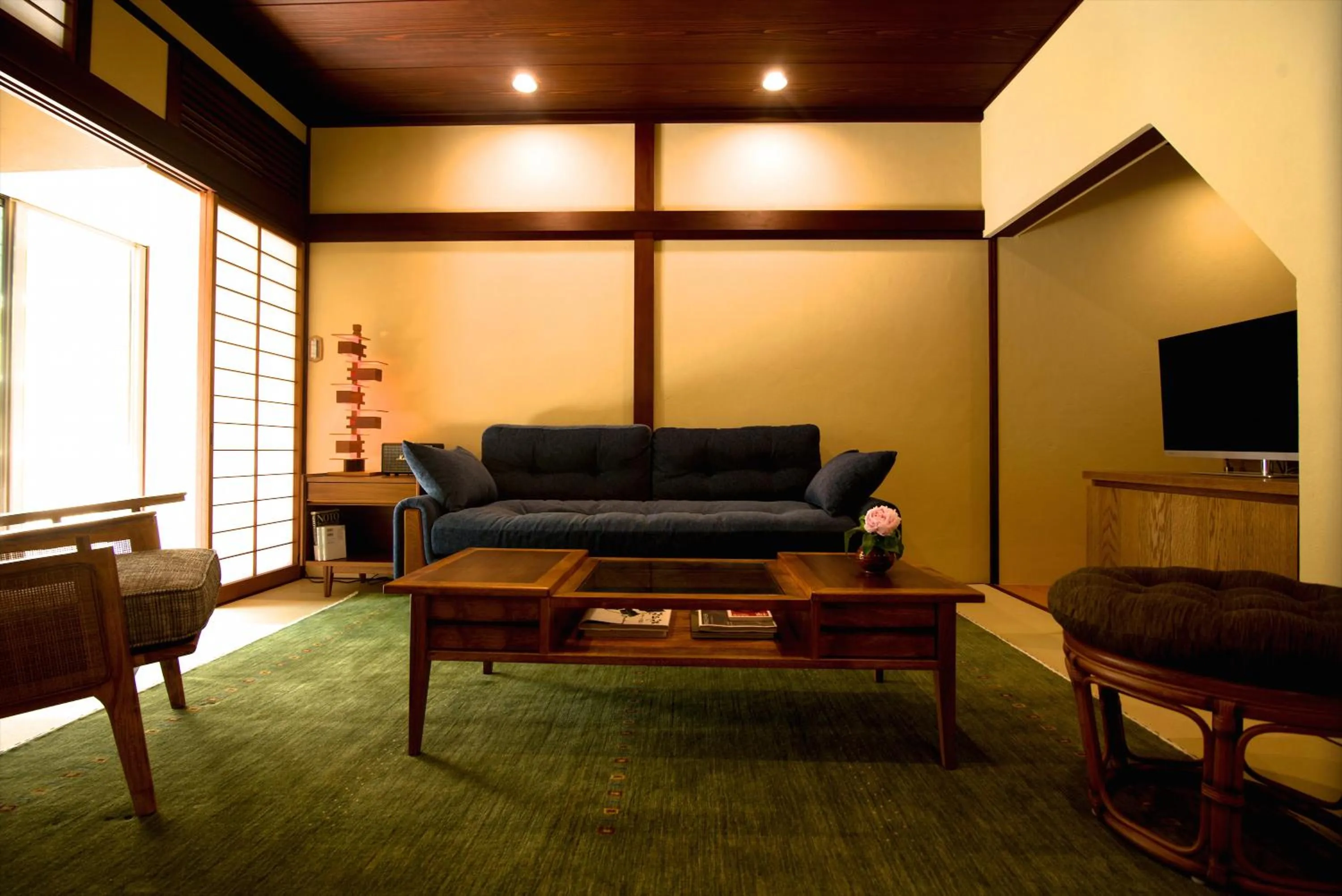 Communal lounge/ TV room in Kazueya