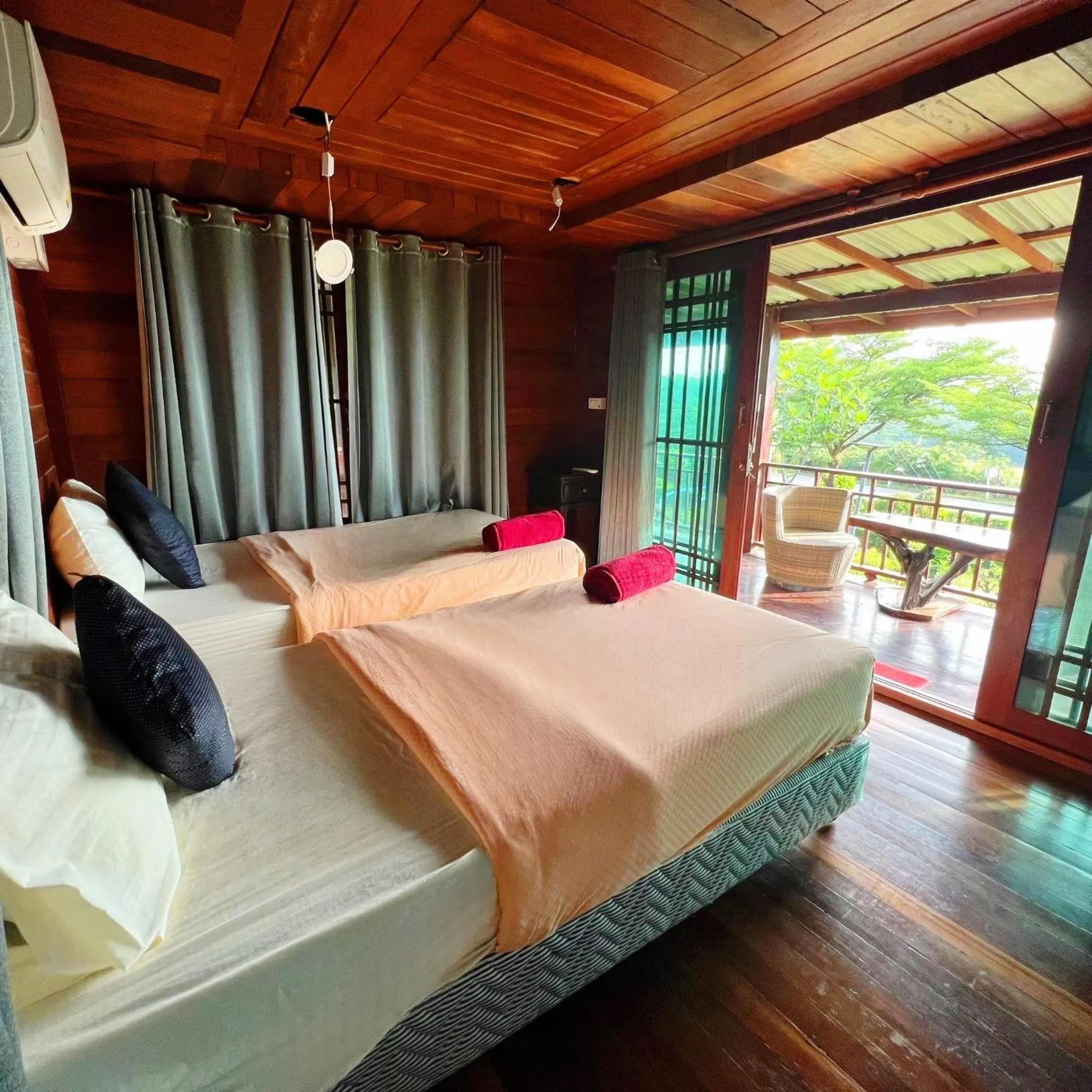 Bed in Maingern Maithong Resort