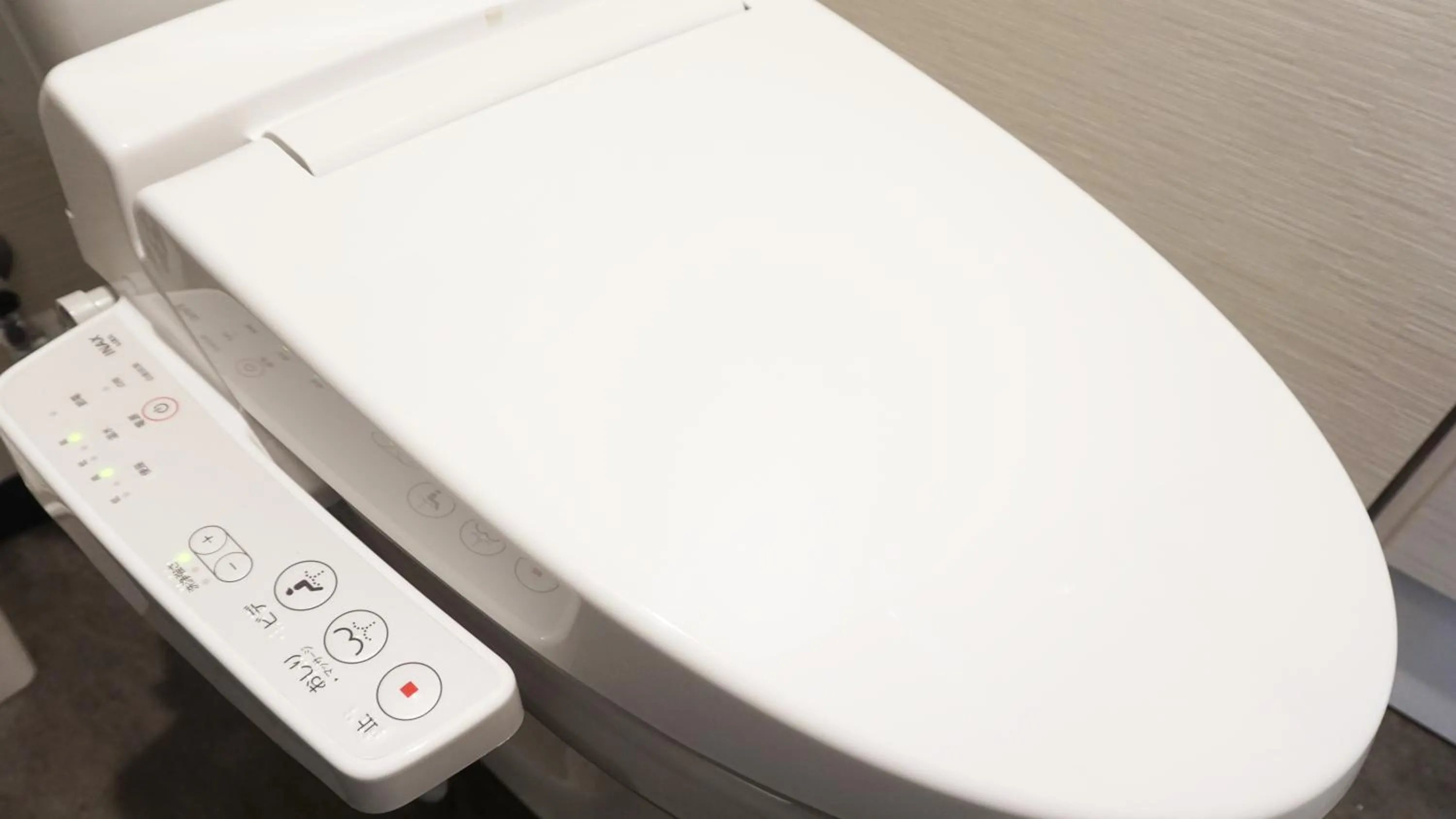 Toilet in Poly Hostel Osaka