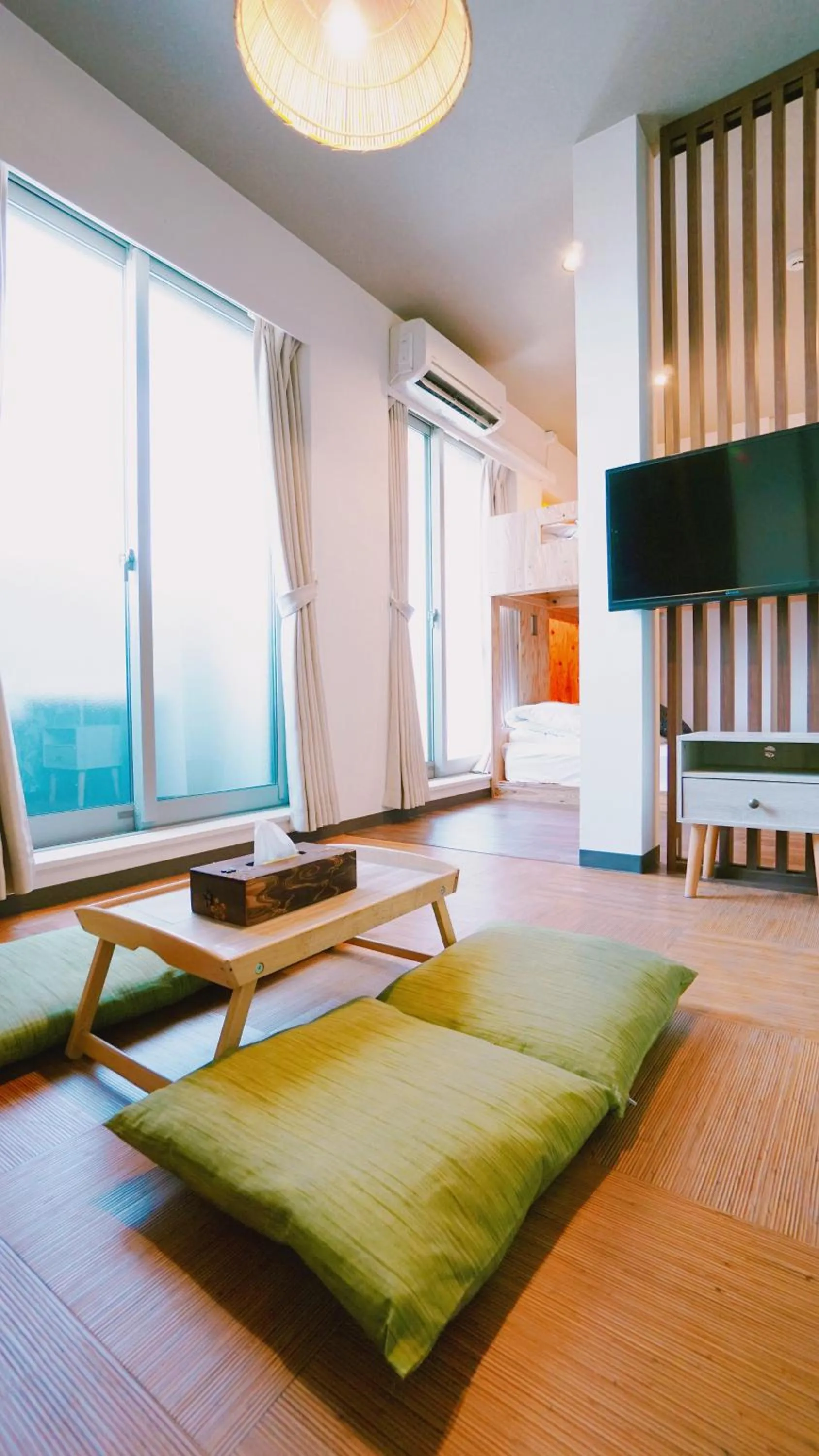 TV and multimedia, Bed in Poly Hostel Osaka