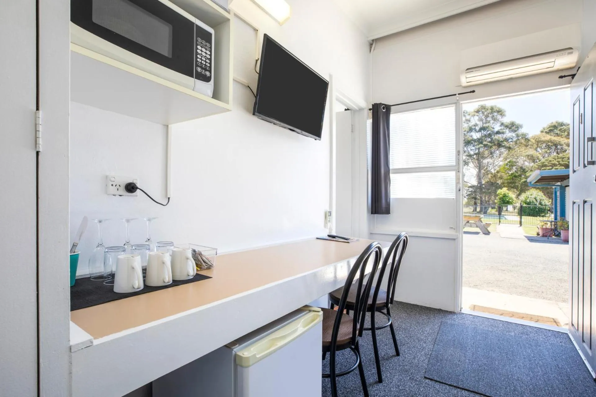 TV and multimedia in Ship Inn Motel Yarram