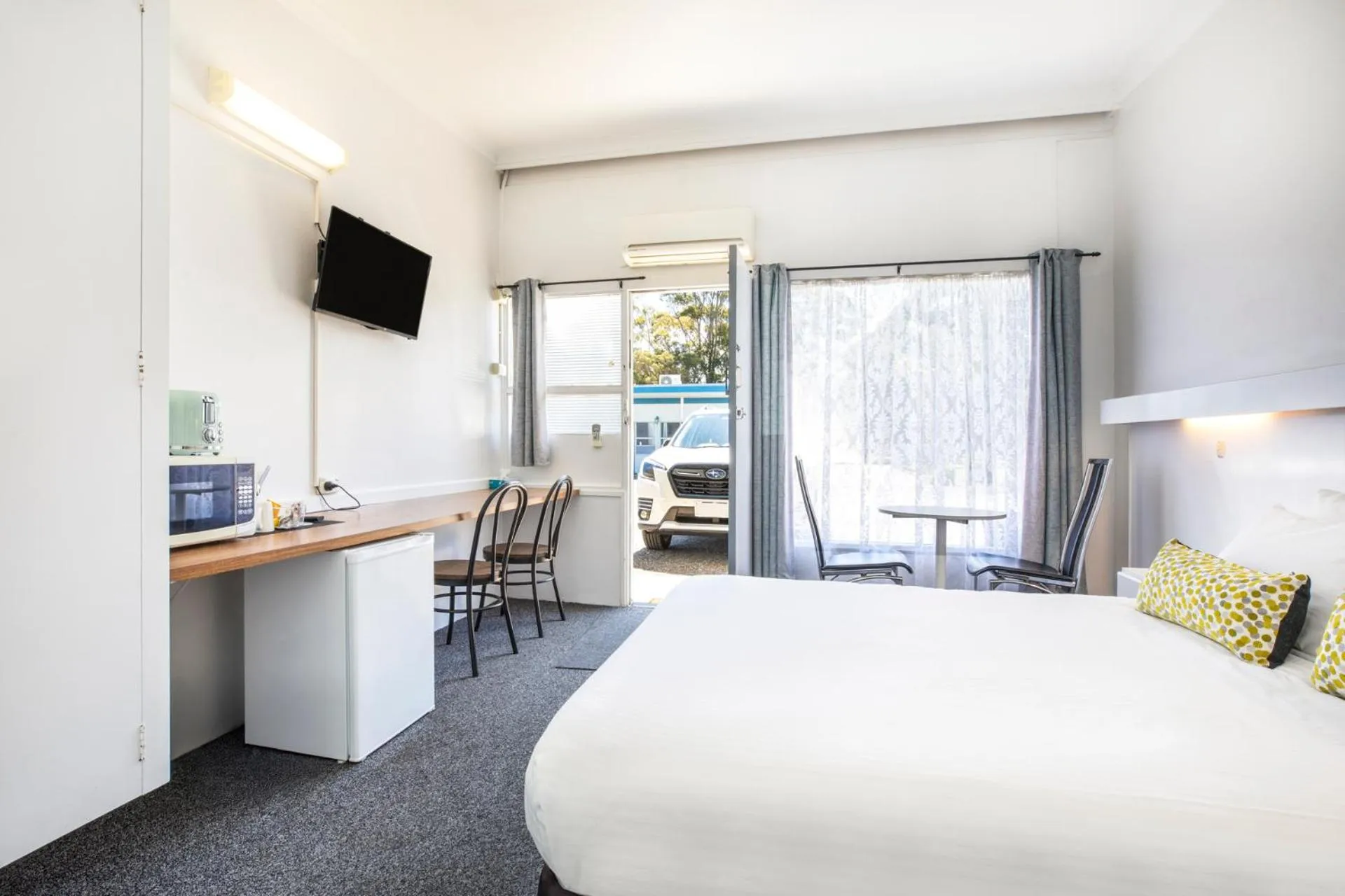 Bed in Ship Inn Motel Yarram