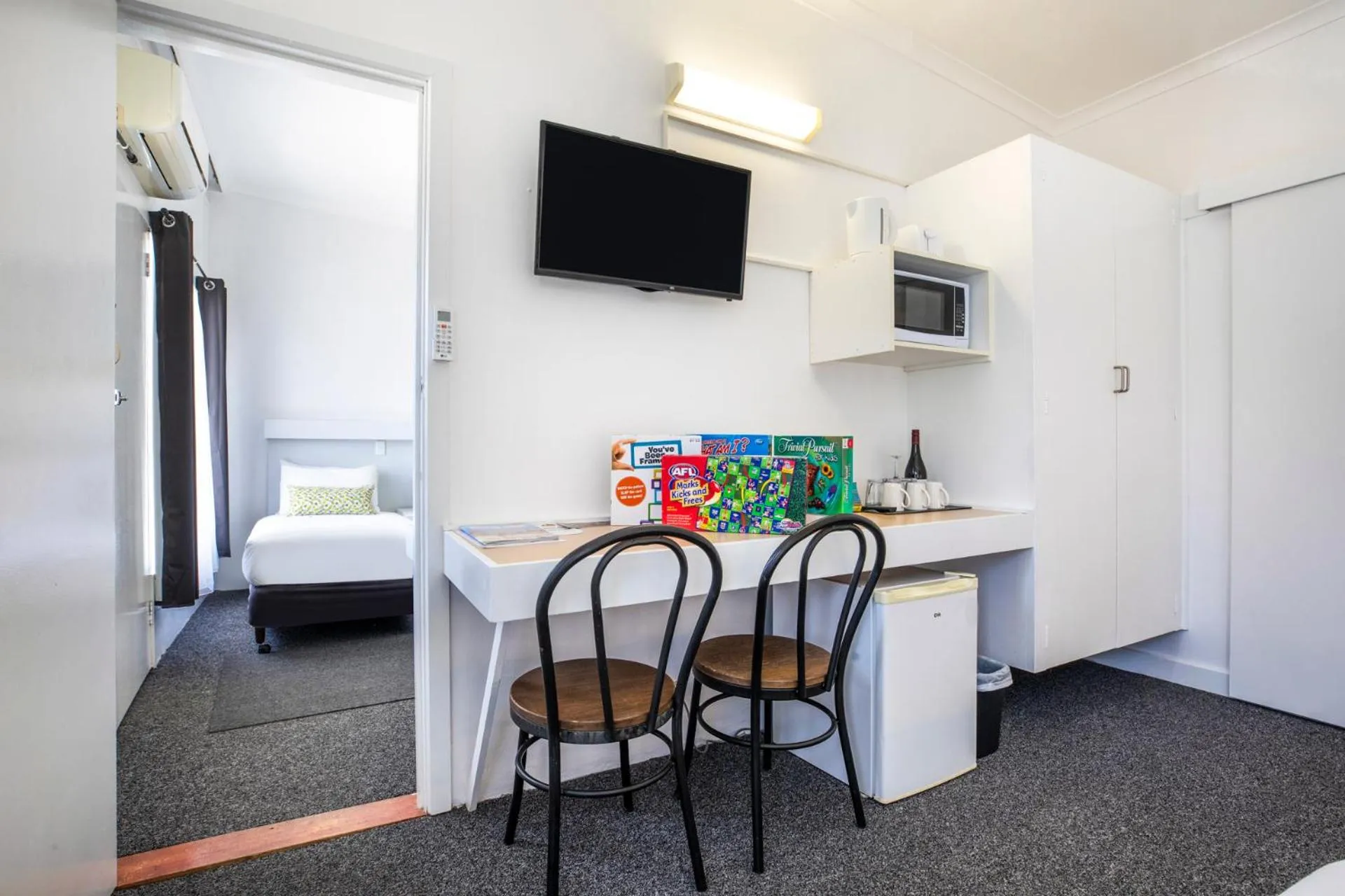 TV and multimedia in Ship Inn Motel Yarram