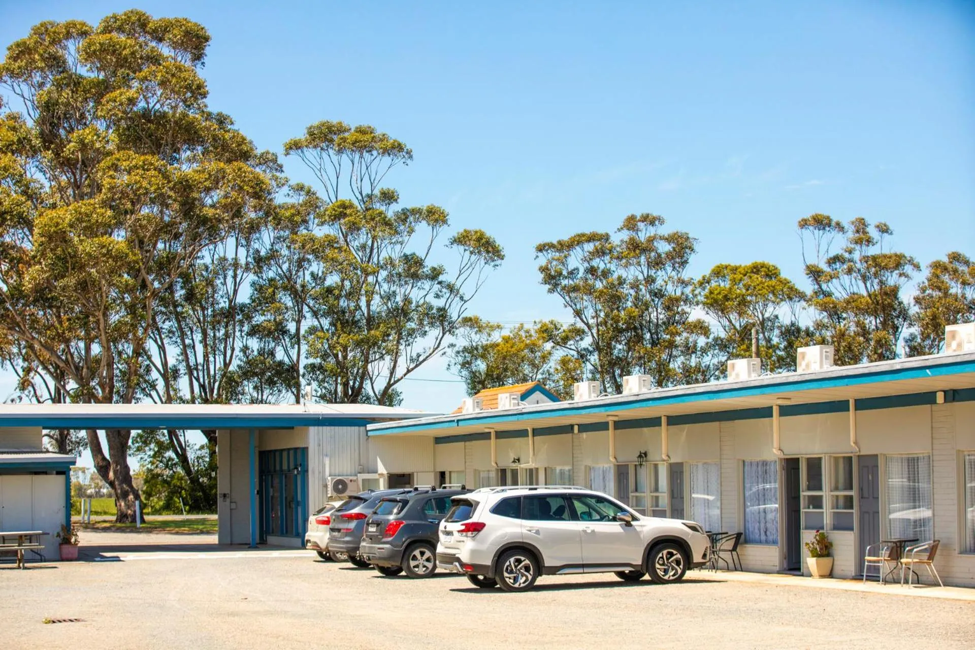 Parking in Ship Inn Motel Yarram