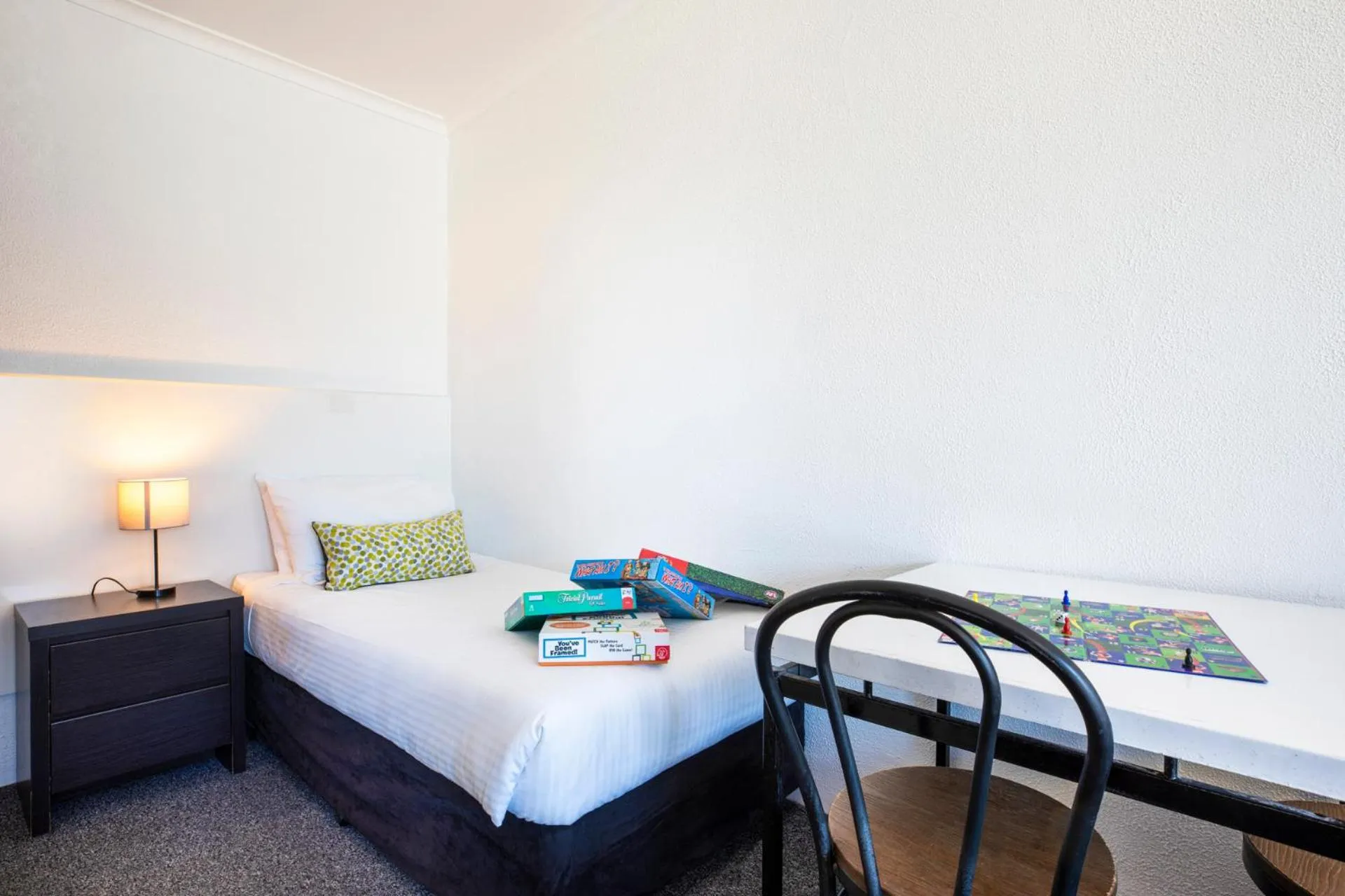 Bed in Ship Inn Motel Yarram