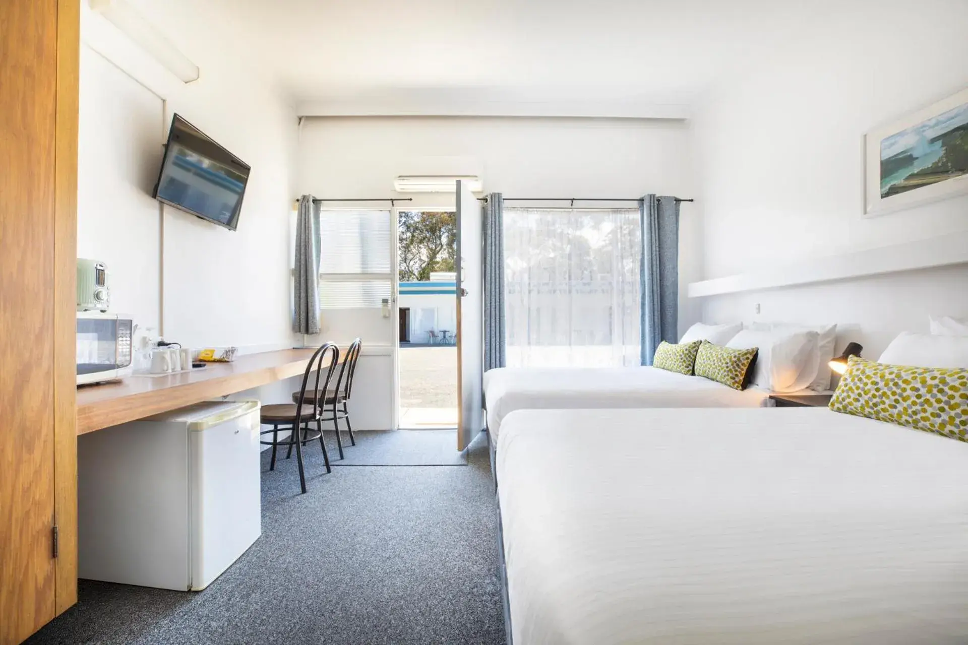 Deluxe Double or Twin Room in Ship Inn Motel Yarram Deluxe Double or Twin Room in Ship Inn Motel Yarram