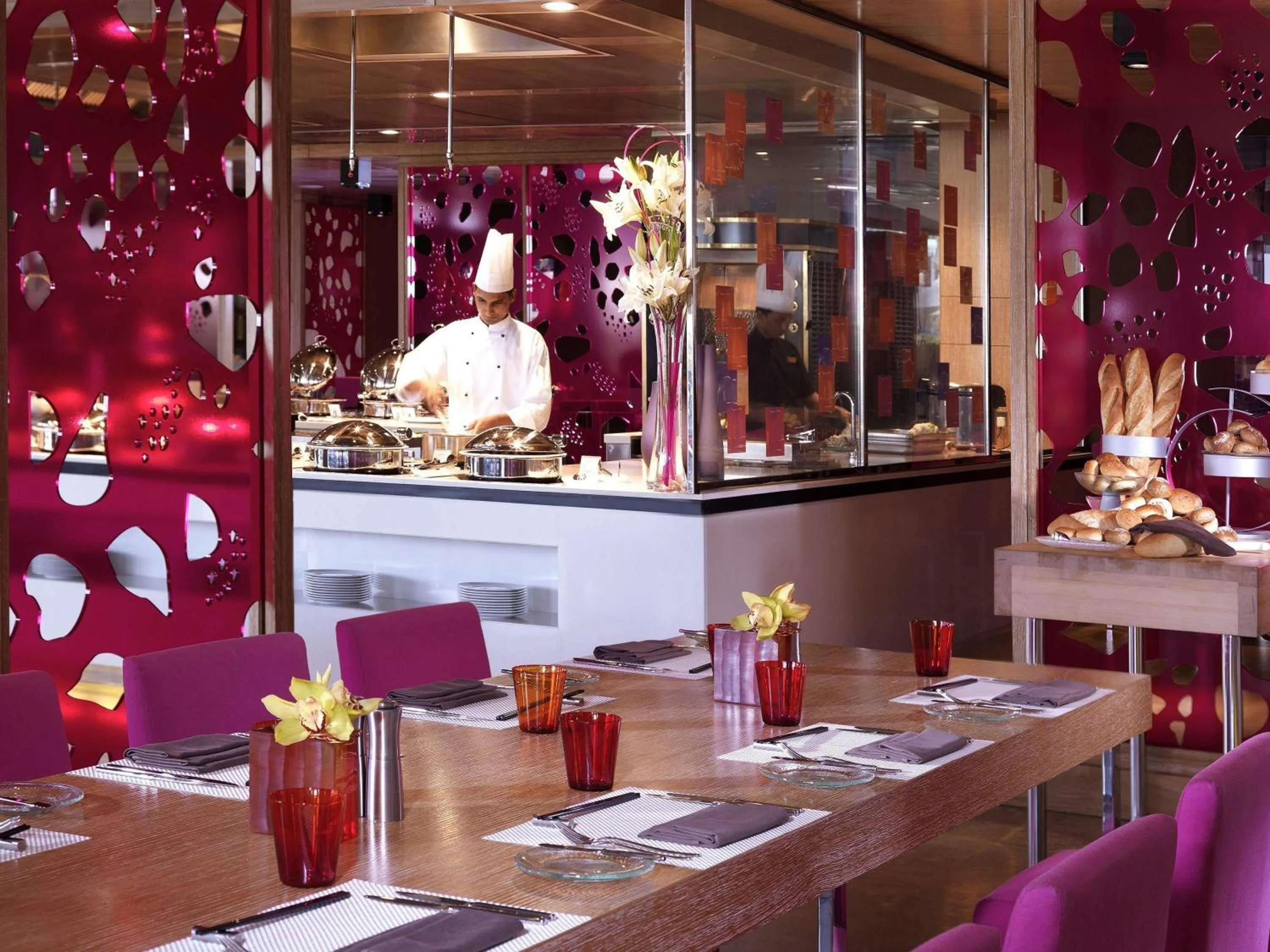 Restaurant/places to eat in Fairmont Bab Al Bahr