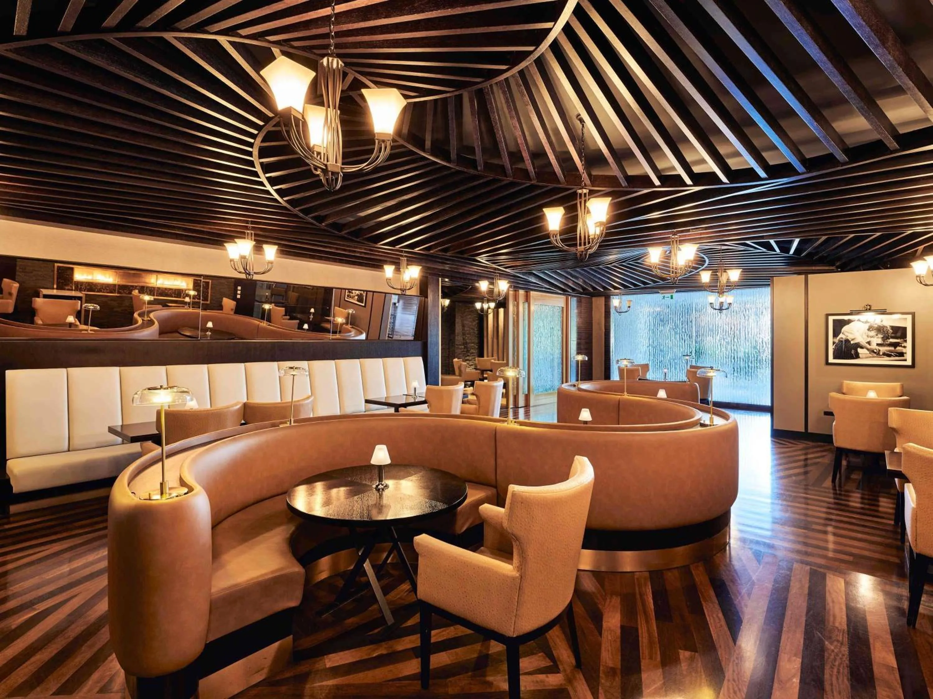 Restaurant/places to eat in Fairmont Bab Al Bahr