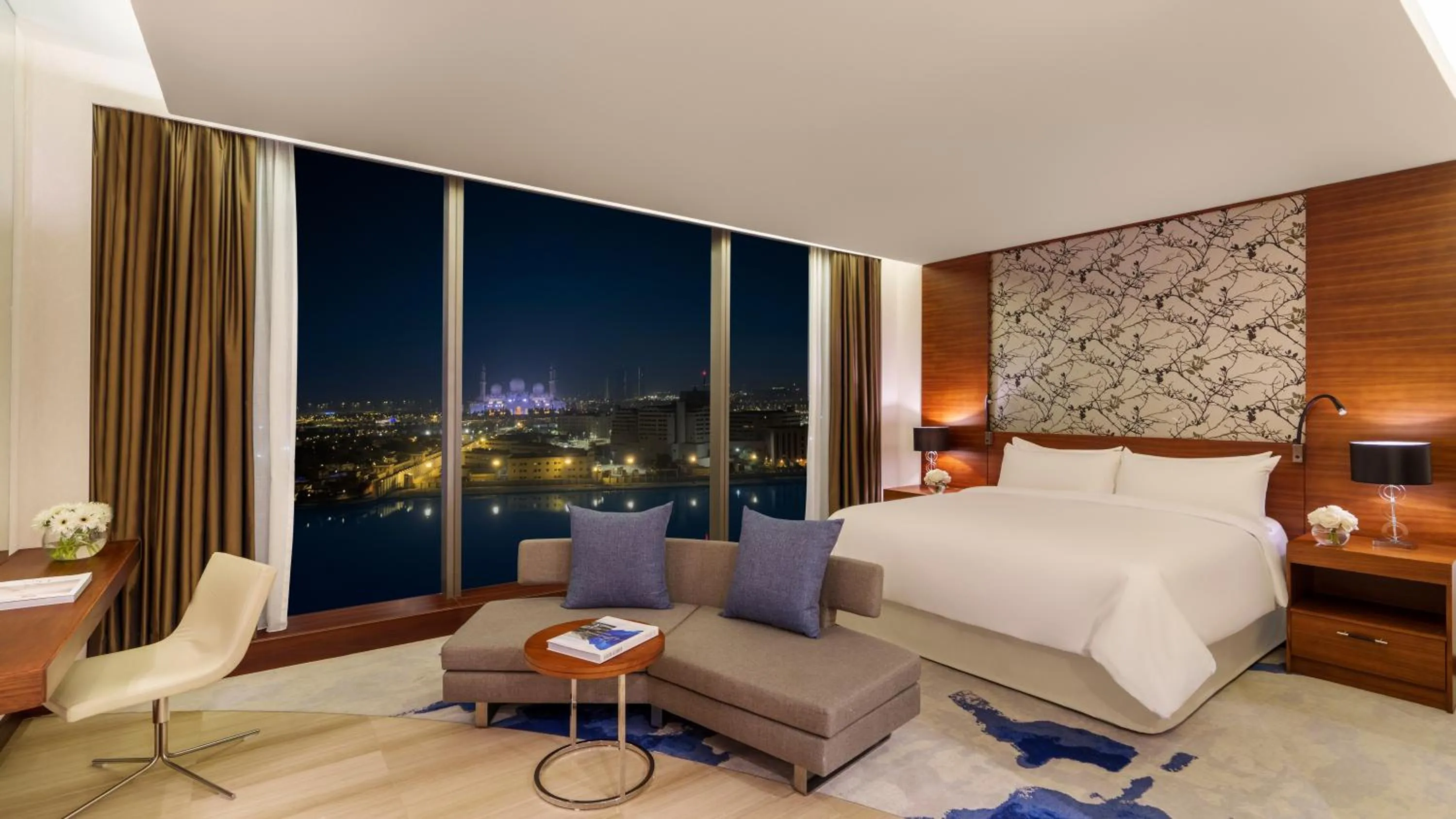 Bedroom, Bed in Fairmont Bab Al Bahr