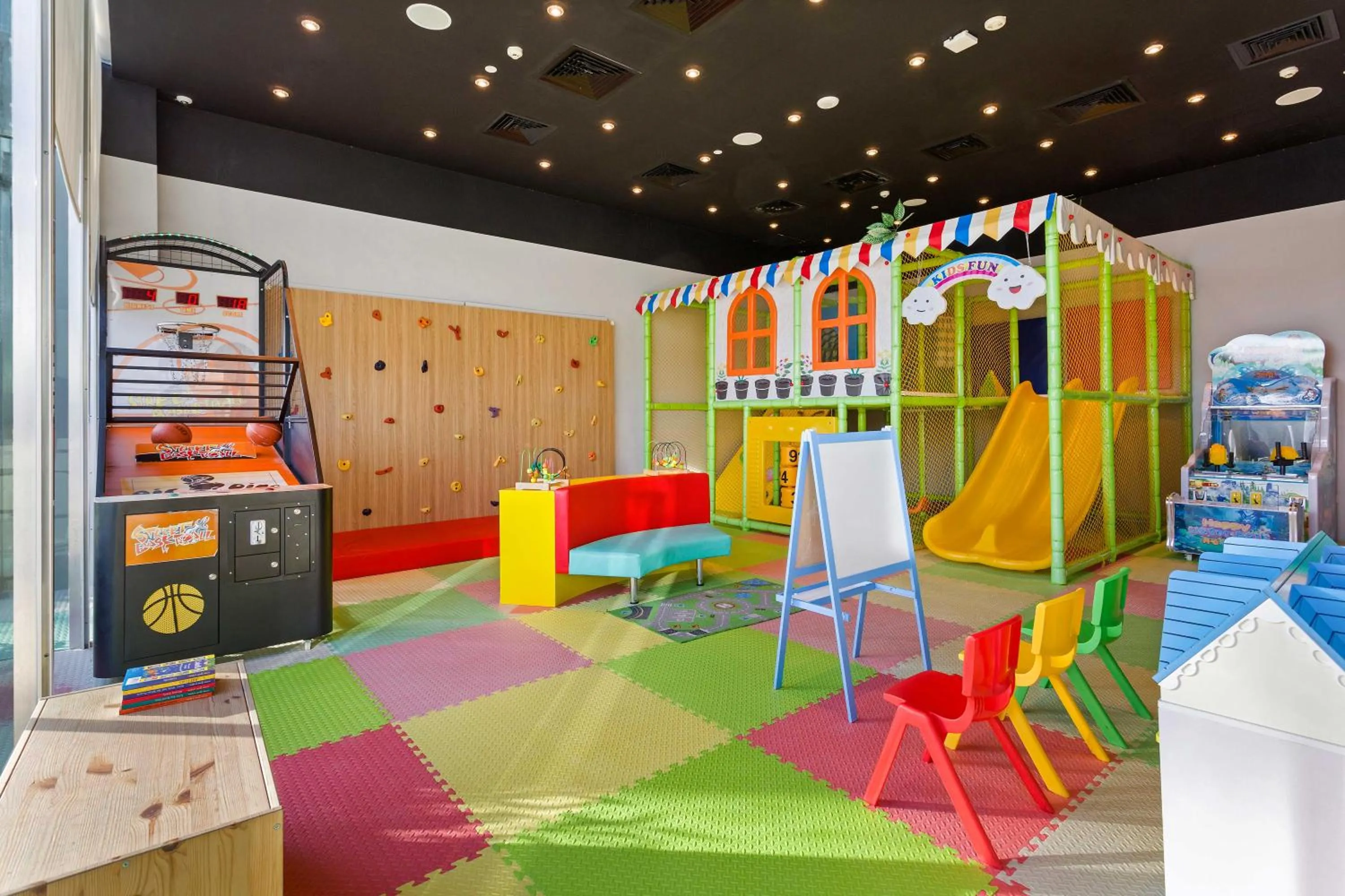 Kids's club in Fairmont Bab Al Bahr