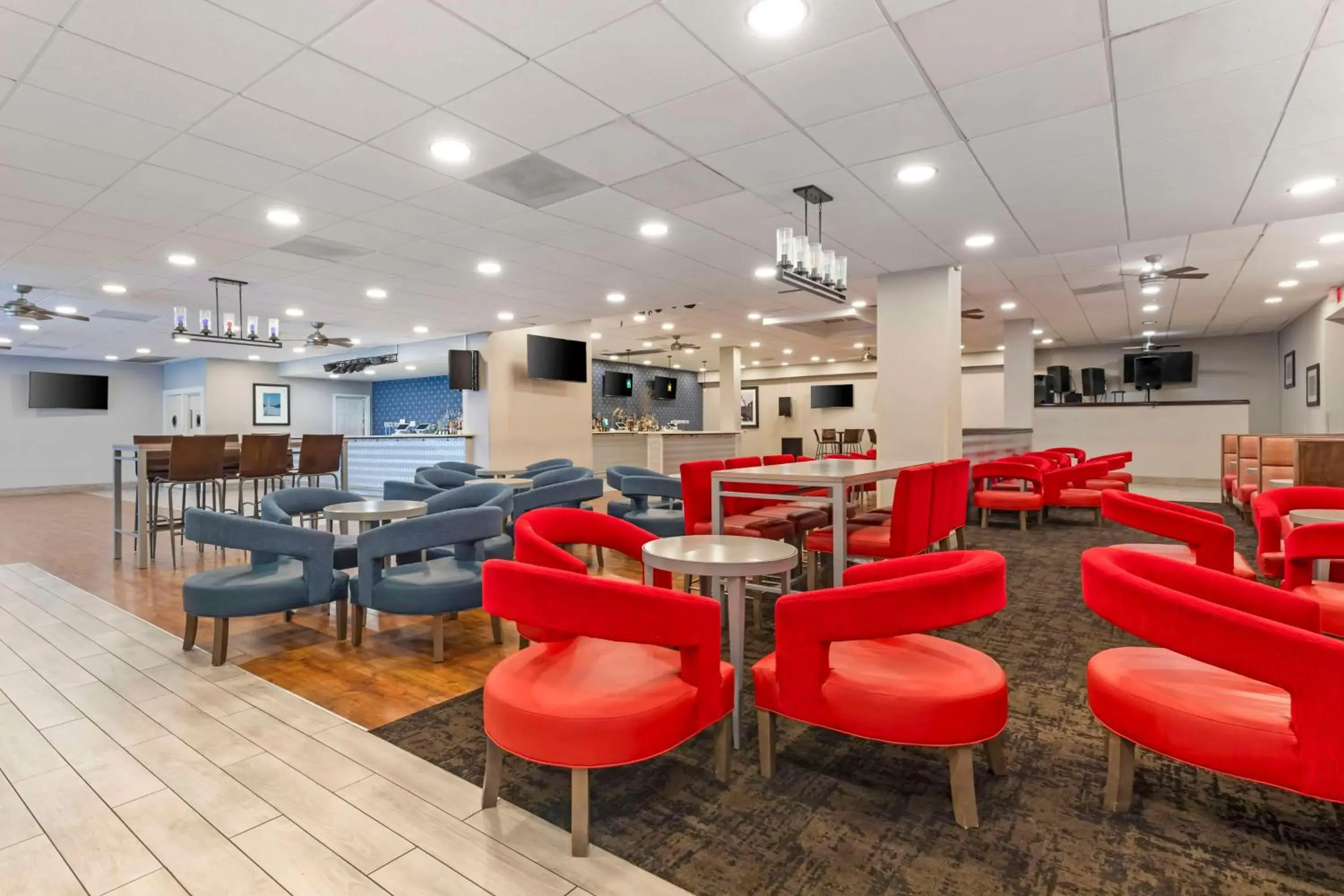 Lounge or bar in Best Western Capital Beltway Washington DC Lounge or bar in Best Western Capital Beltway Washington DC