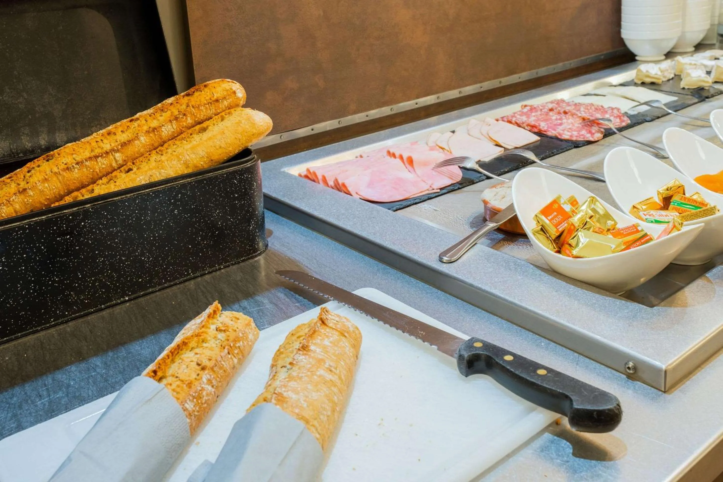 Restaurant/places to eat in Hotel Le Circuit Le Mans