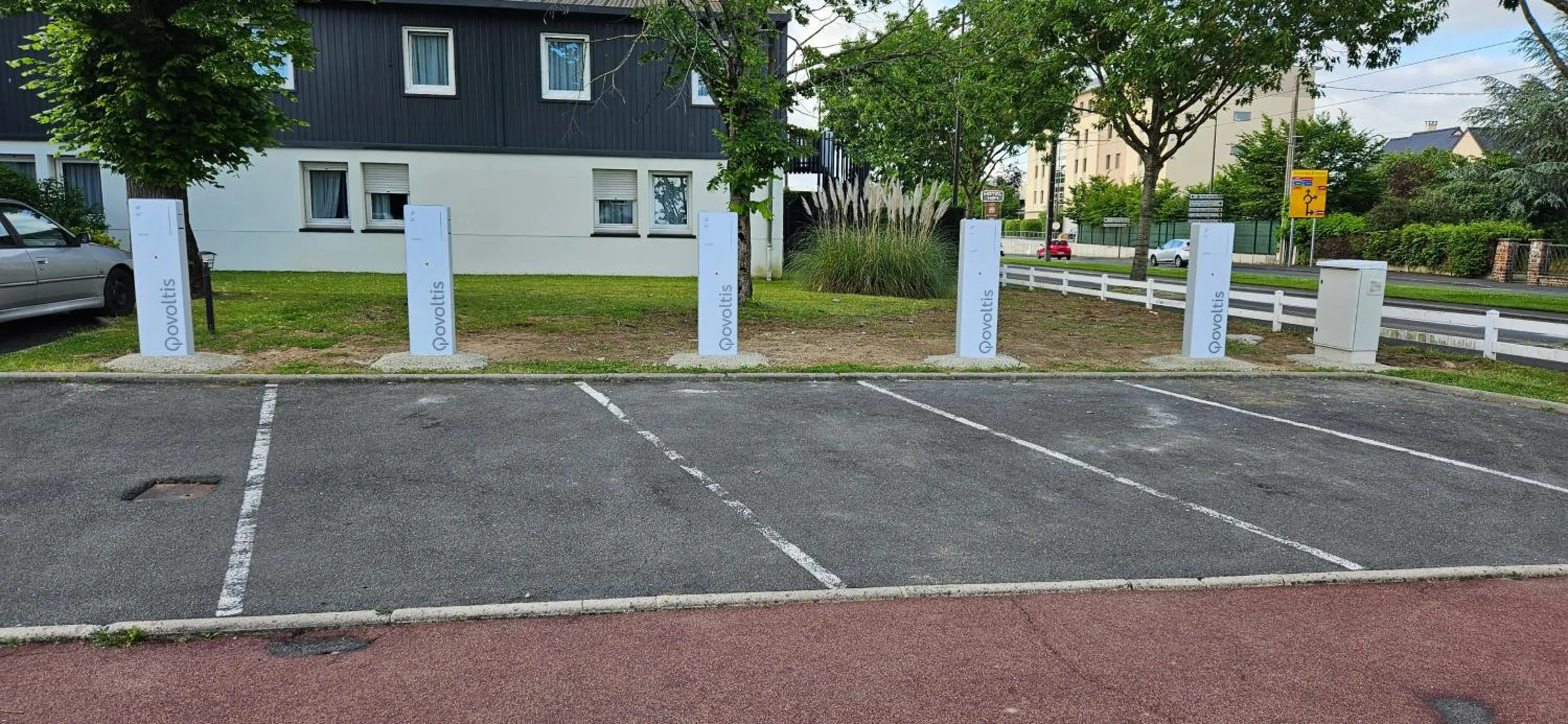 Parking in Hotel Le Circuit Le Mans