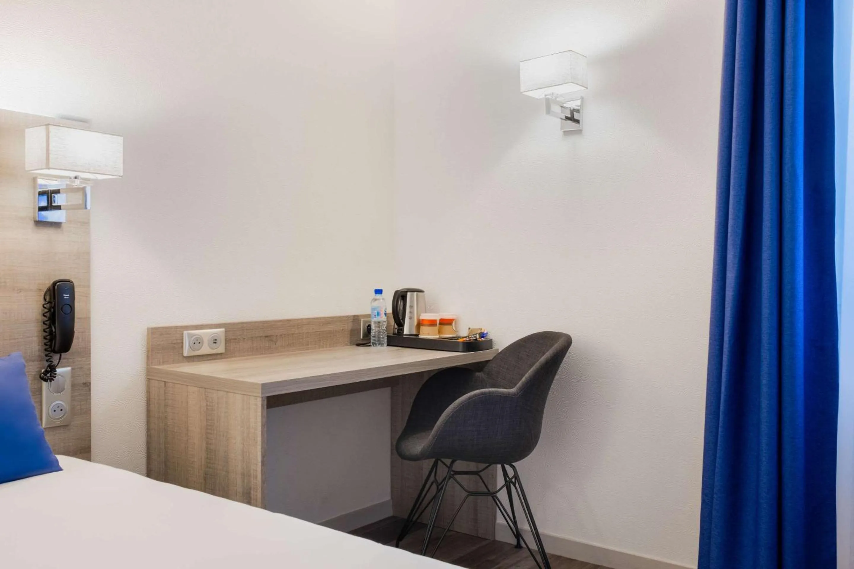 Photo of the whole room, Bed in Hotel Le Circuit Le Mans