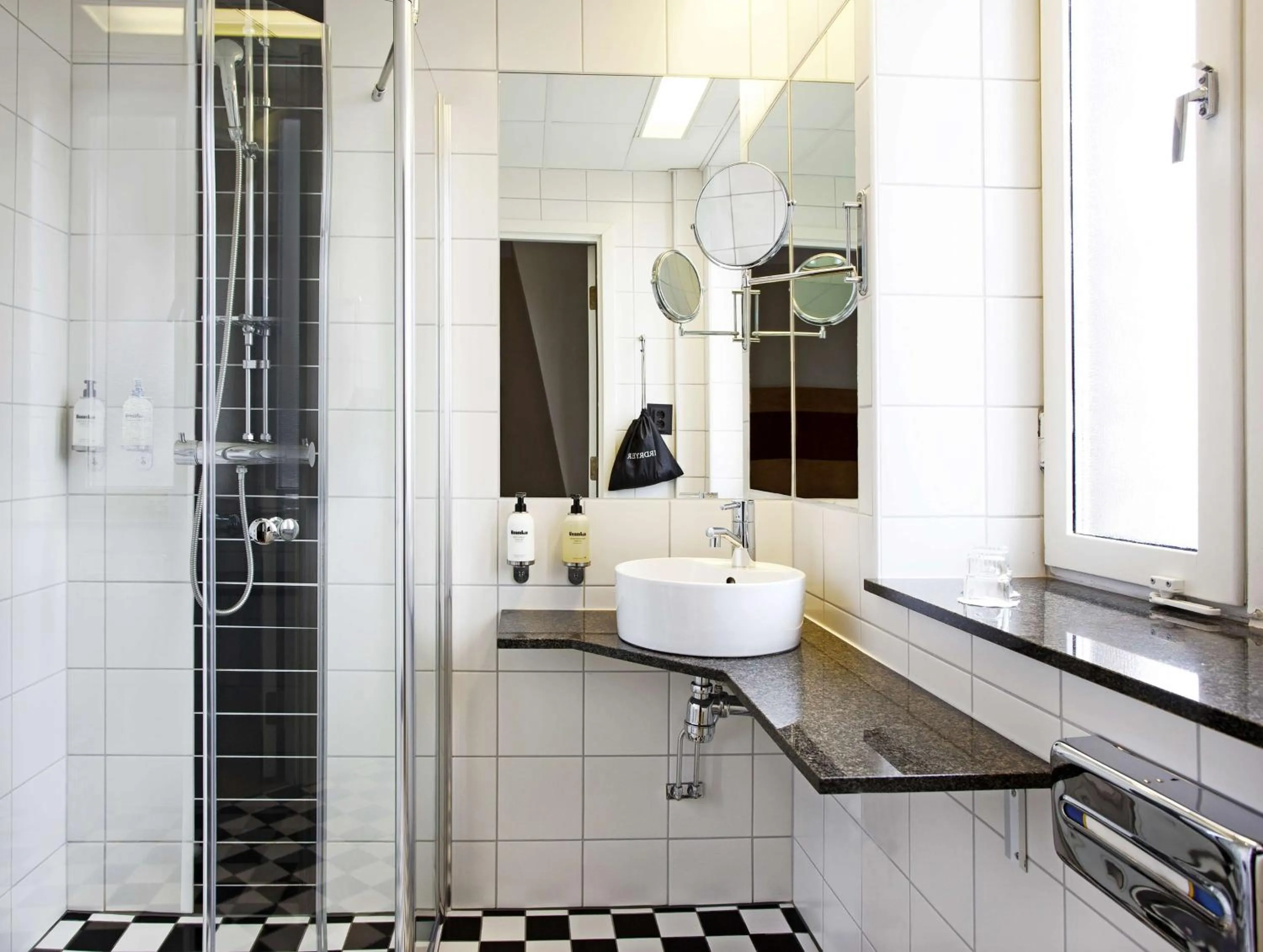 Bathroom in Scandic Stortorget