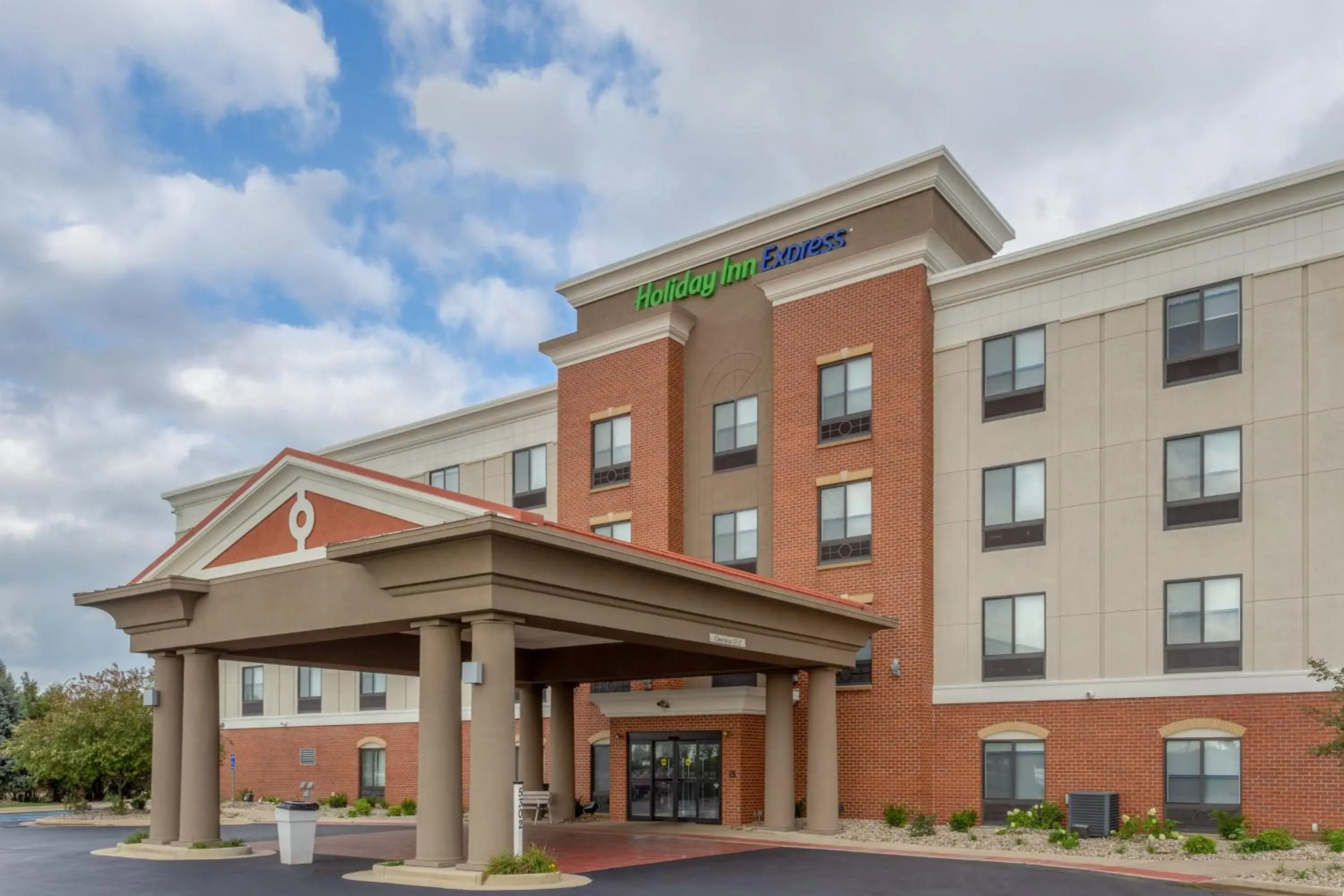 Property building in Holiday Inn Express - Indianapolis - Southeast by IHG Property building in Holiday Inn Express - Indianapolis - Southeast by IHG