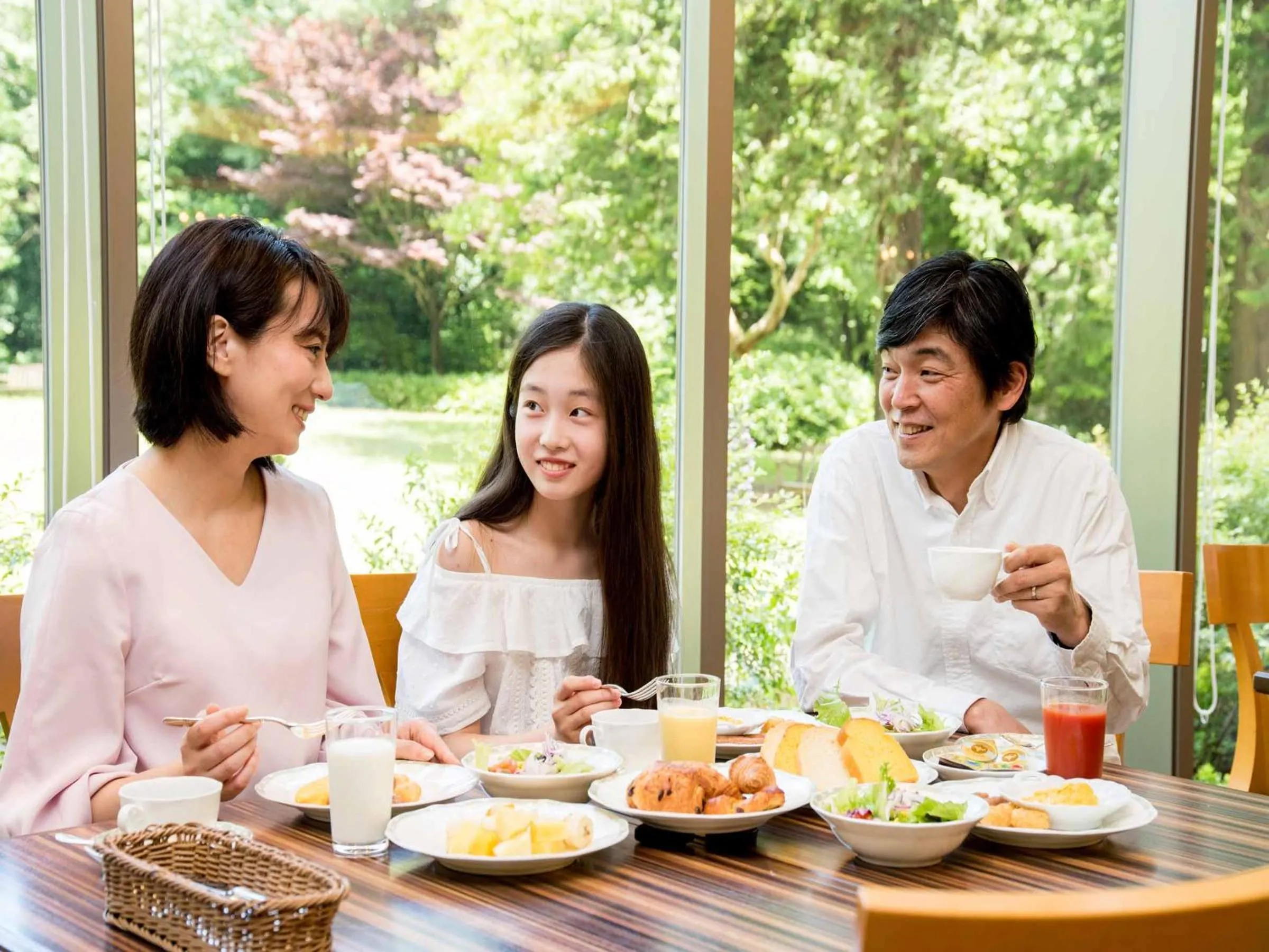 Food and drinks in Forest Inn Showakan (Okura Hotels & Resorts)