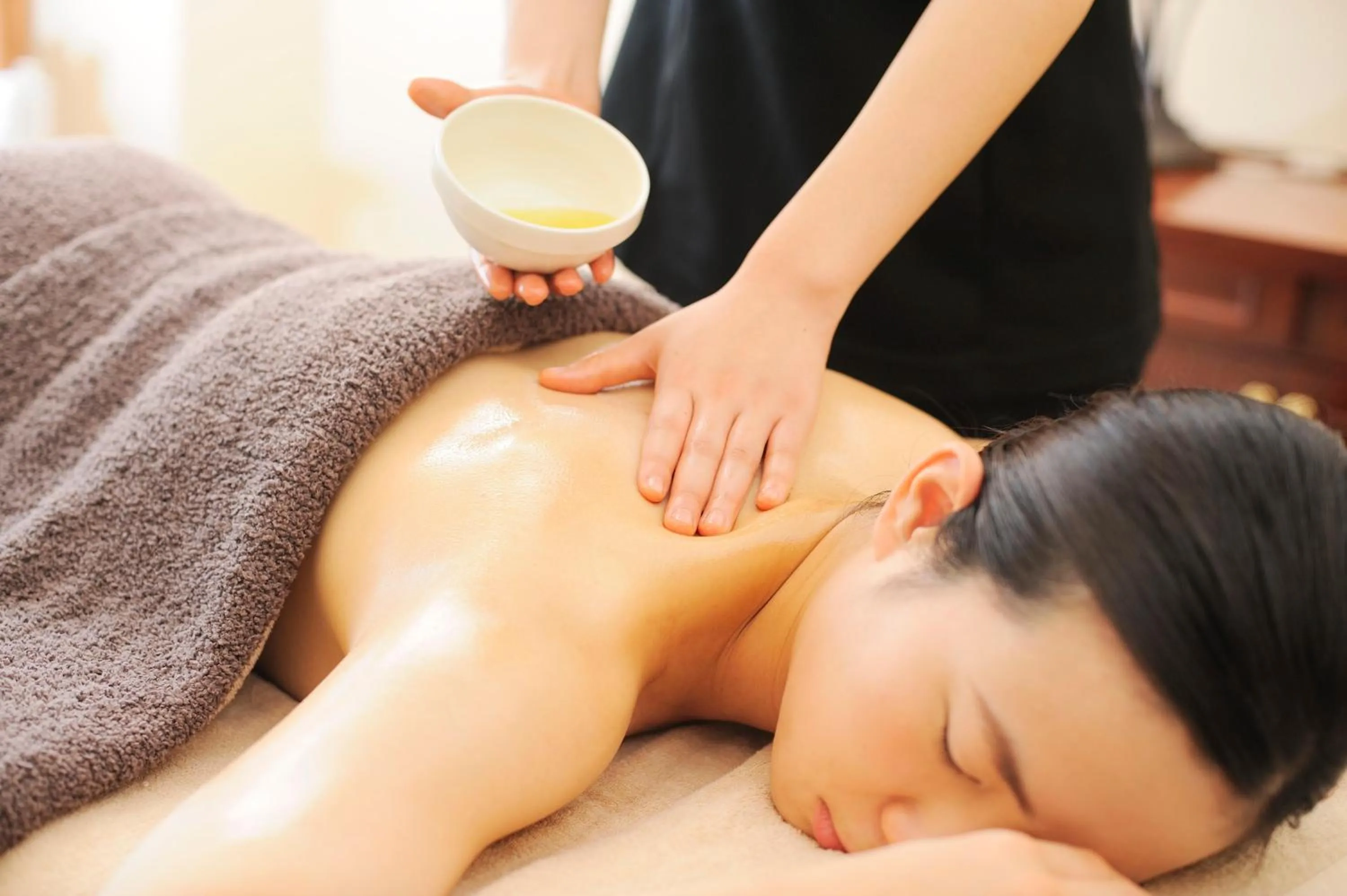 Massage in Forest Inn Showakan (Okura Hotels & Resorts)