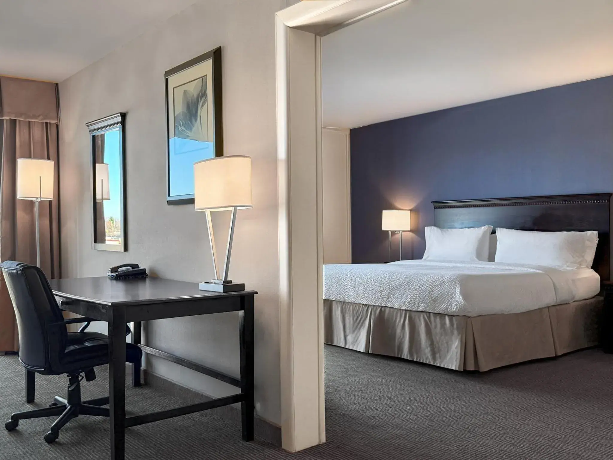 Photo of the whole room, Bed in Holiday Inn South Plainfield-Piscataway by IHG Photo of the whole room, Bed in Holiday Inn South Plainfield-Piscataway by IHG