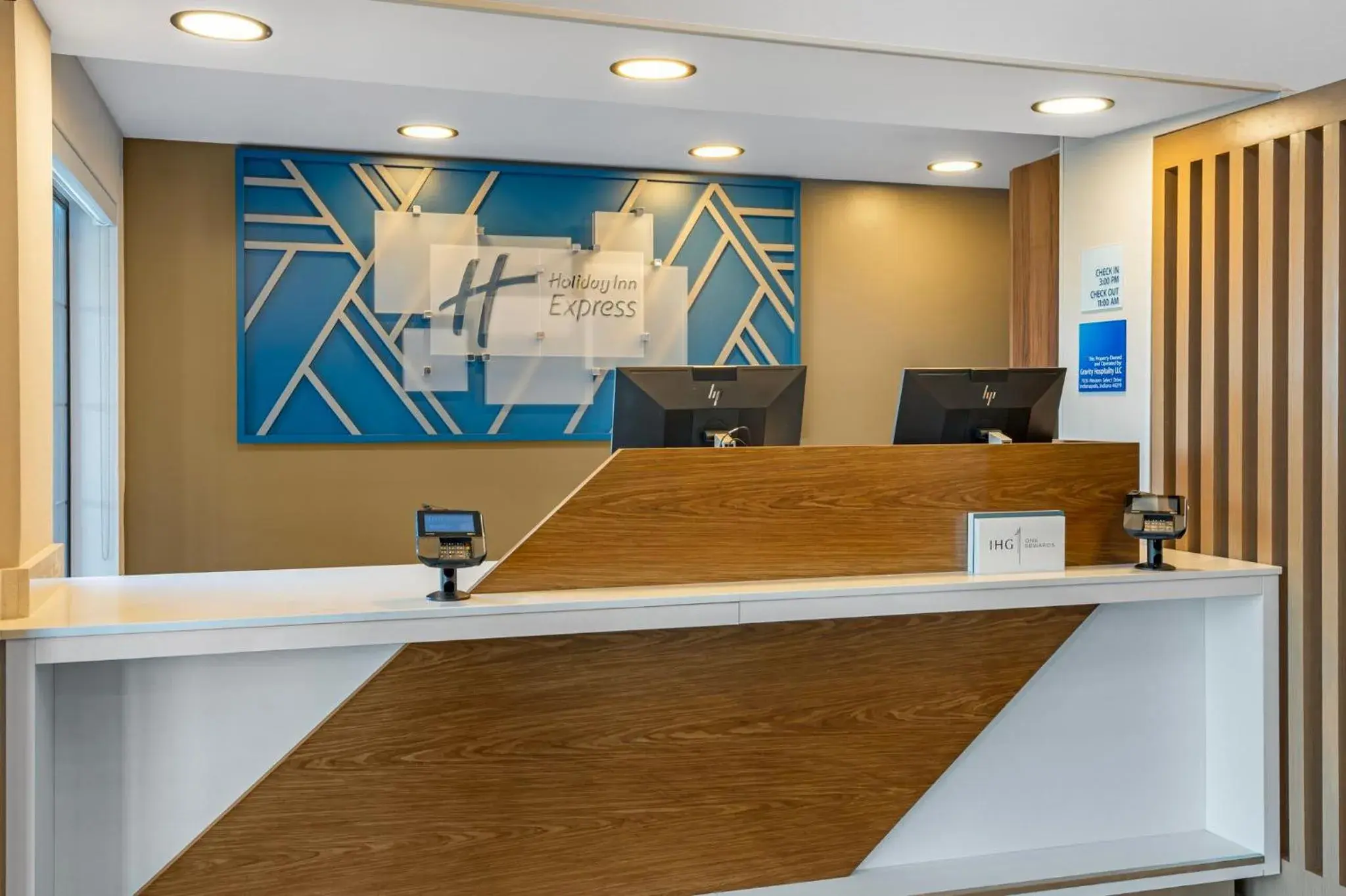 Property building in Holiday Inn Express & Suites Indianapolis - East by IHG Property building in Holiday Inn Express & Suites Indianapolis - East by IHG