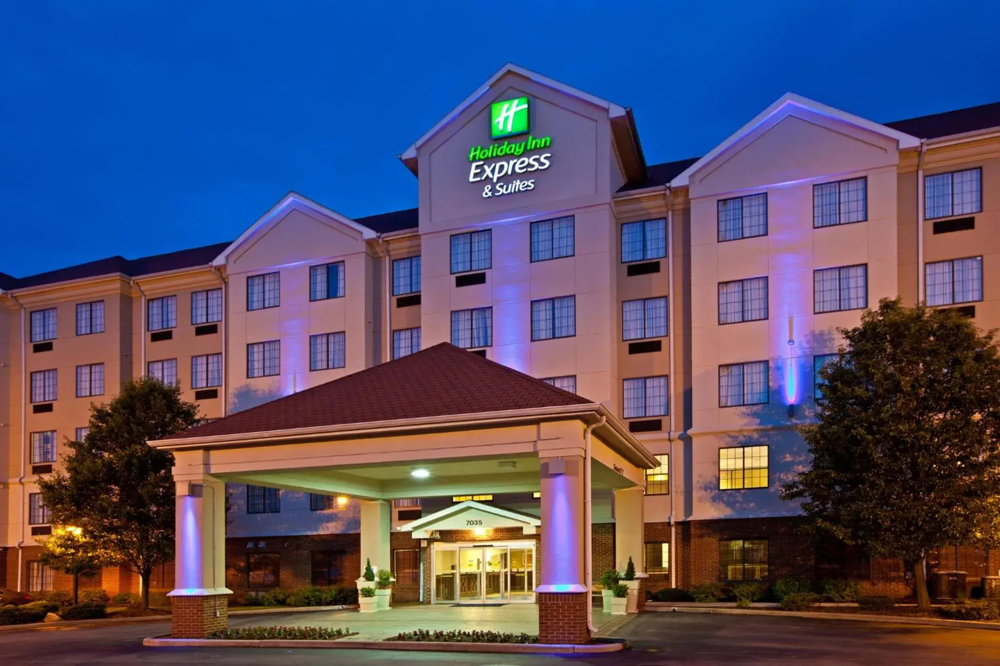 Property building in Holiday Inn Express & Suites Indianapolis - East by IHG Property building in Holiday Inn Express & Suites Indianapolis - East by IHG