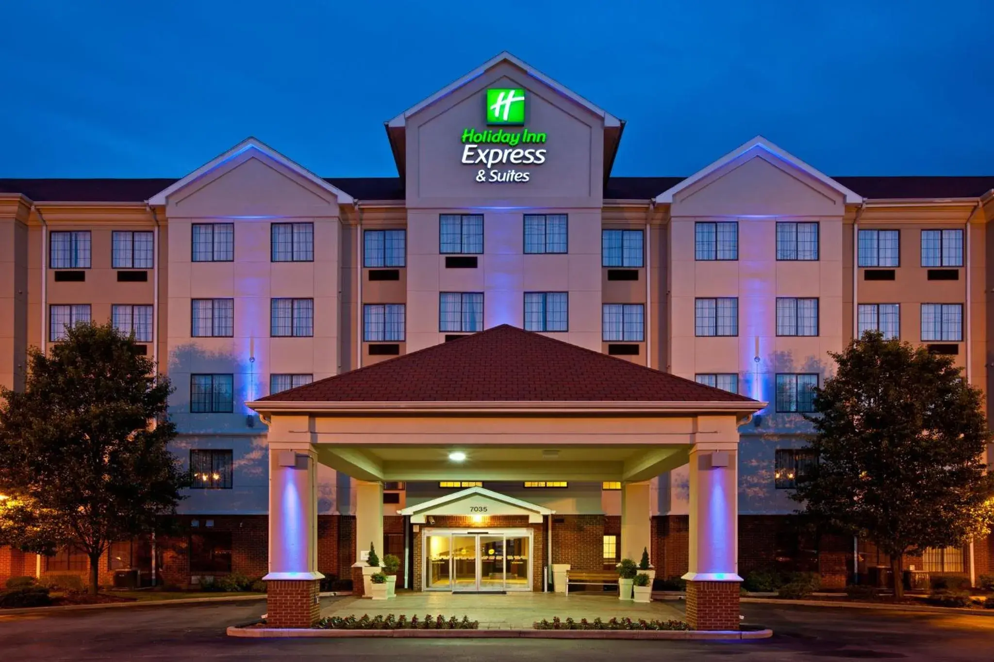 Property building in Holiday Inn Express & Suites Indianapolis - East by IHG Property building in Holiday Inn Express & Suites Indianapolis - East by IHG