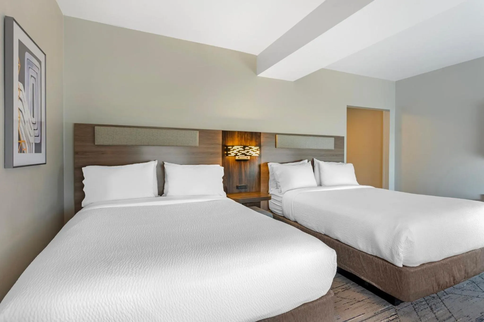 Photo of the whole room, Bed in Holiday Inn Express & Suites Indianapolis - East by IHG