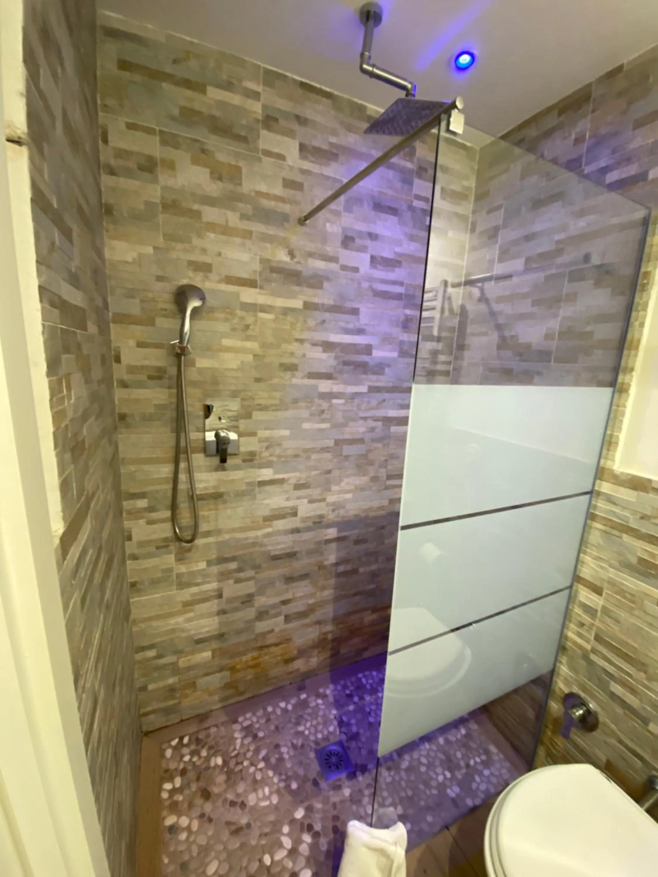 Bathroom in Art Atelier Accomodation Guest House