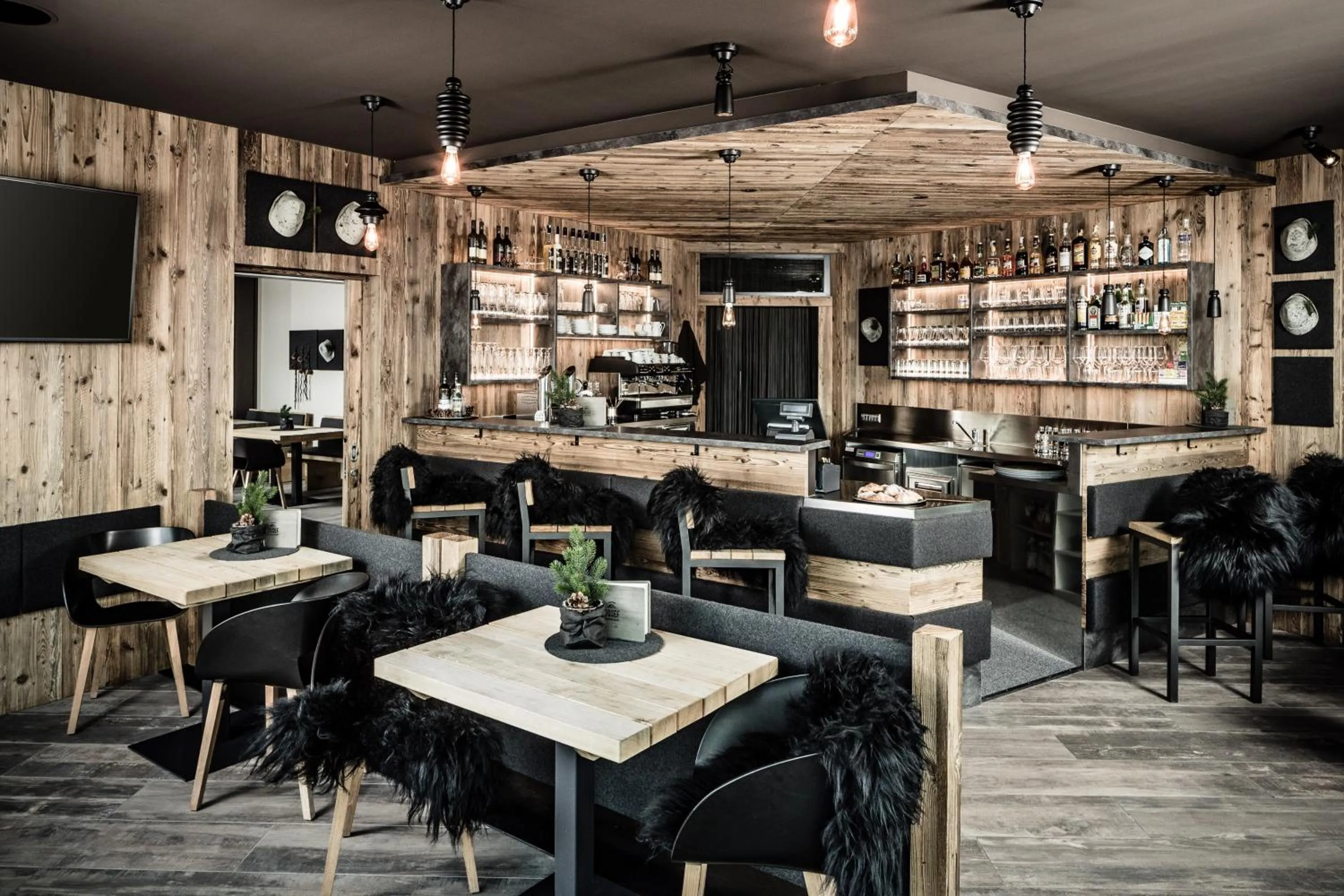 Lounge or bar in Josef Mountain Resort