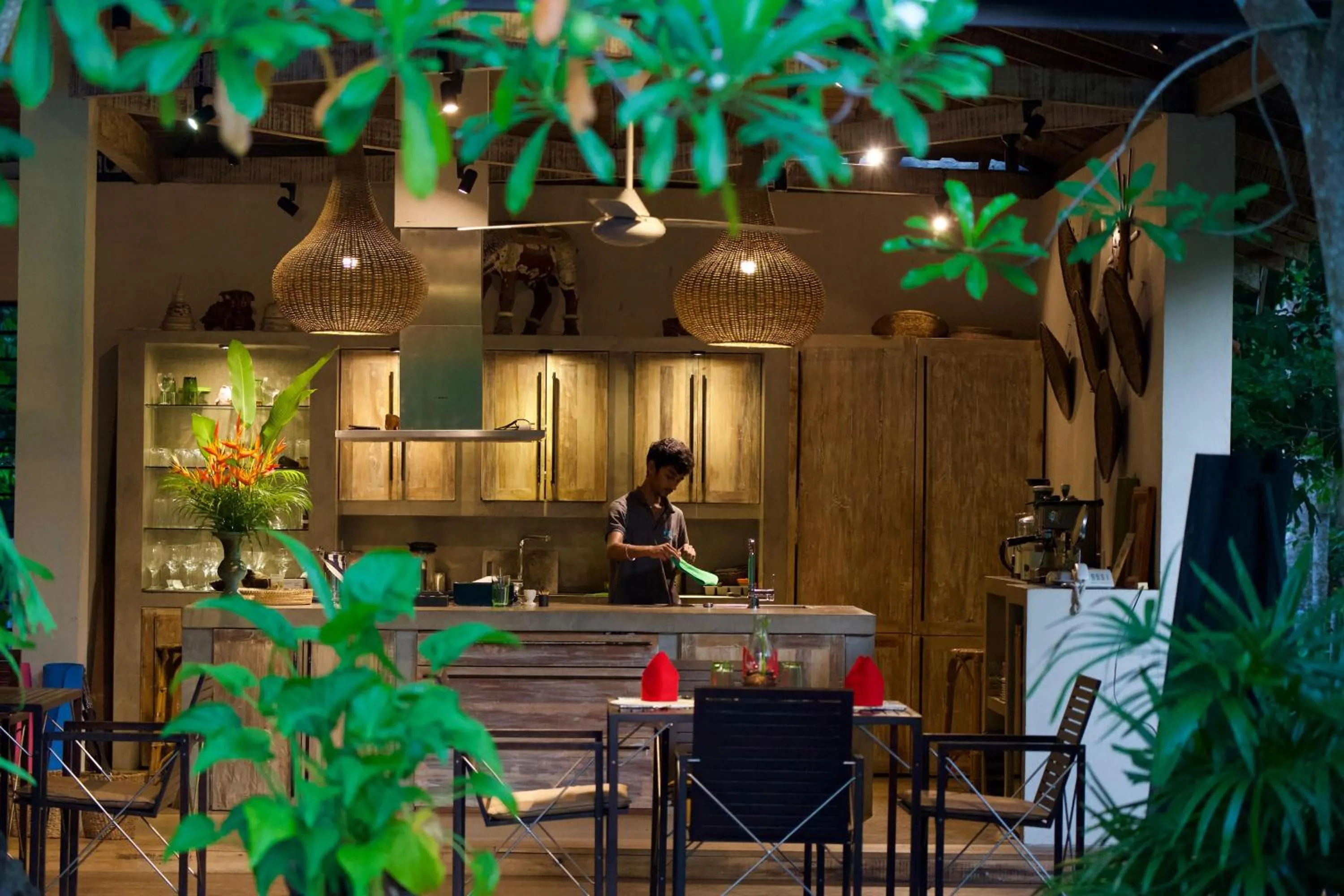 Restaurant/places to eat in Ginganga Lodge