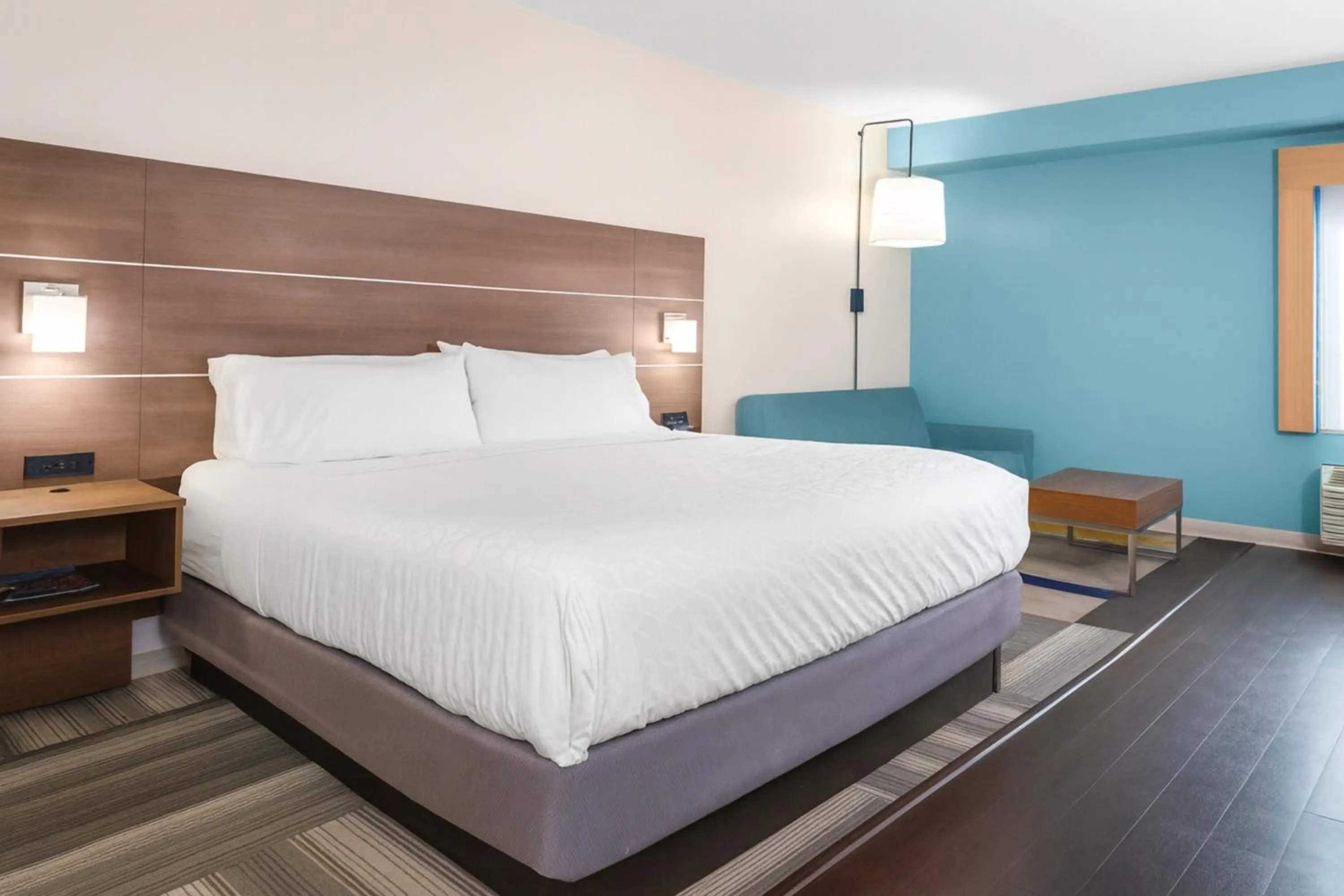 Photo of the whole room, Bed in Holiday Inn Express Myrtle Beach-Broadway at the Beach by IHG