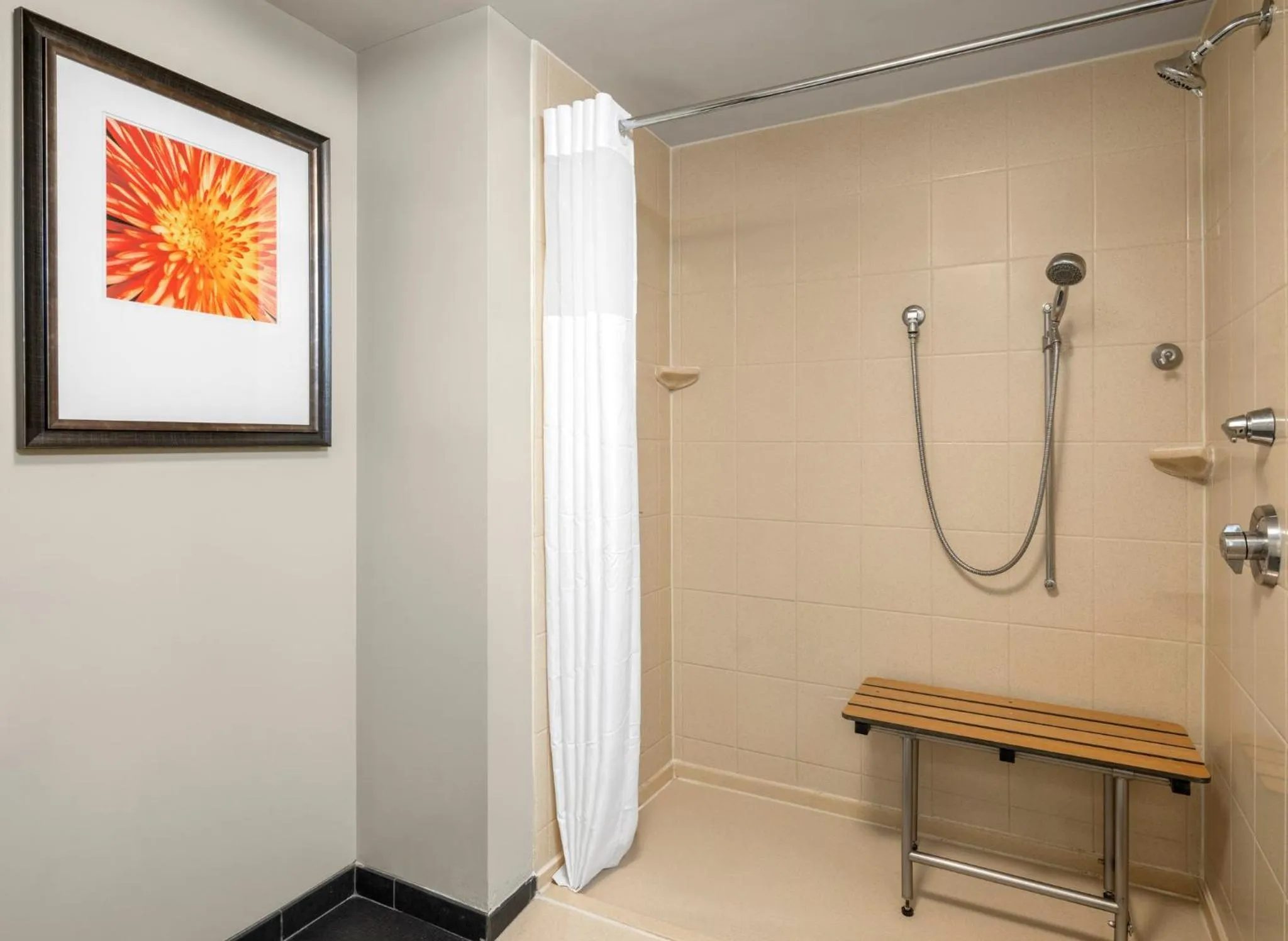 Photo of the whole room in Staybridge Suites Indianapolis-Airport by IHG