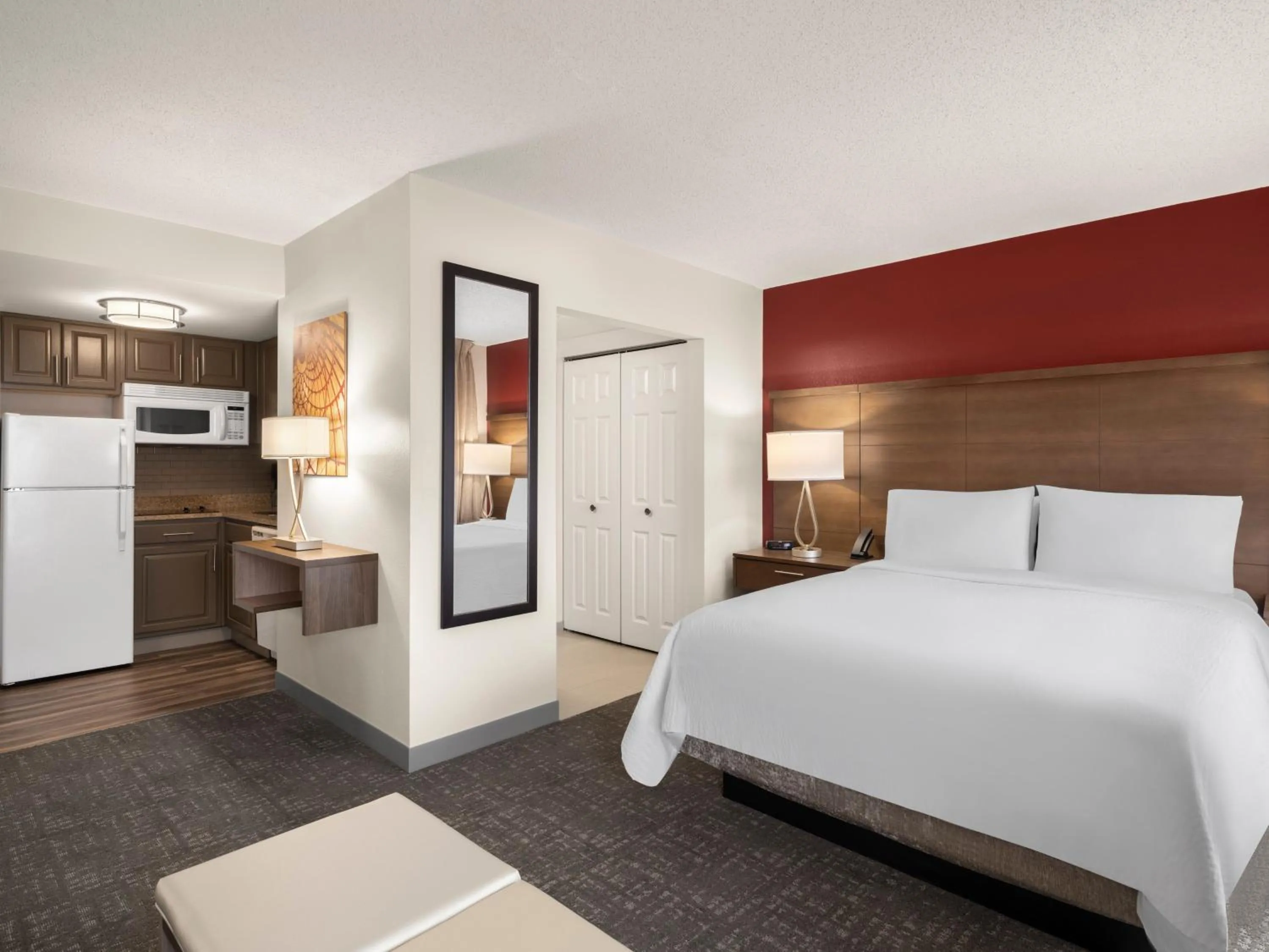 Photo of the whole room, Bed in Staybridge Suites Indianapolis-Airport by IHG