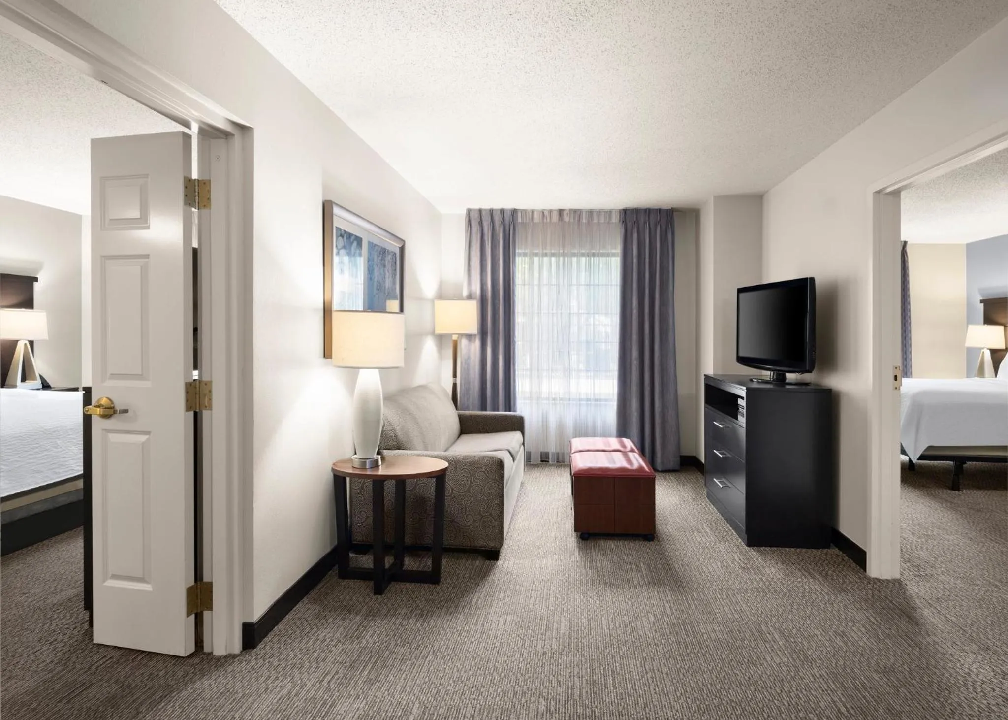 Photo of the whole room, Bed in Staybridge Suites Indianapolis-Airport by IHG