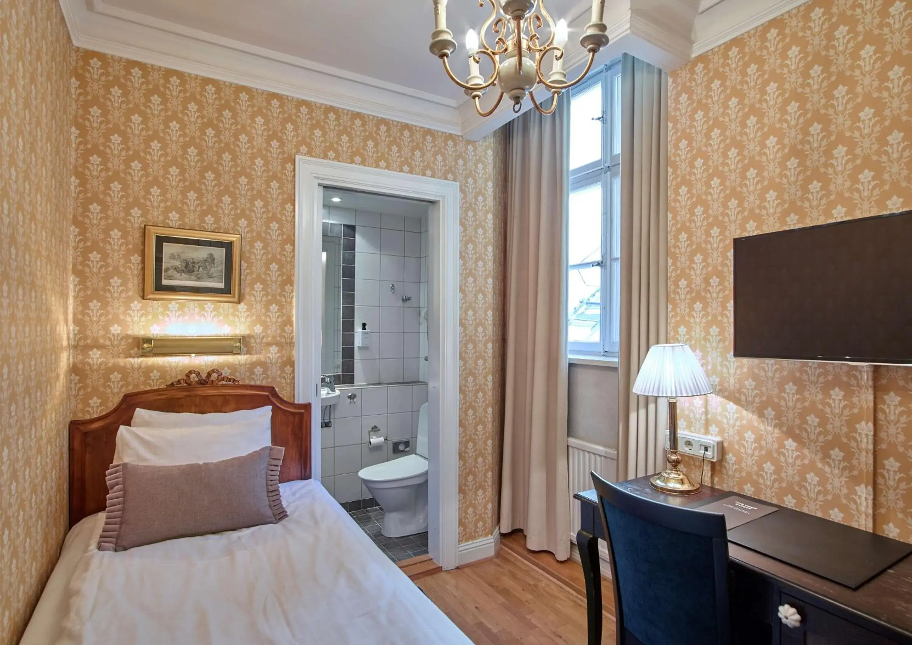 TV and multimedia, Bed in Scandic Gamla Stan TV and multimedia, Bed in Scandic Gamla Stan