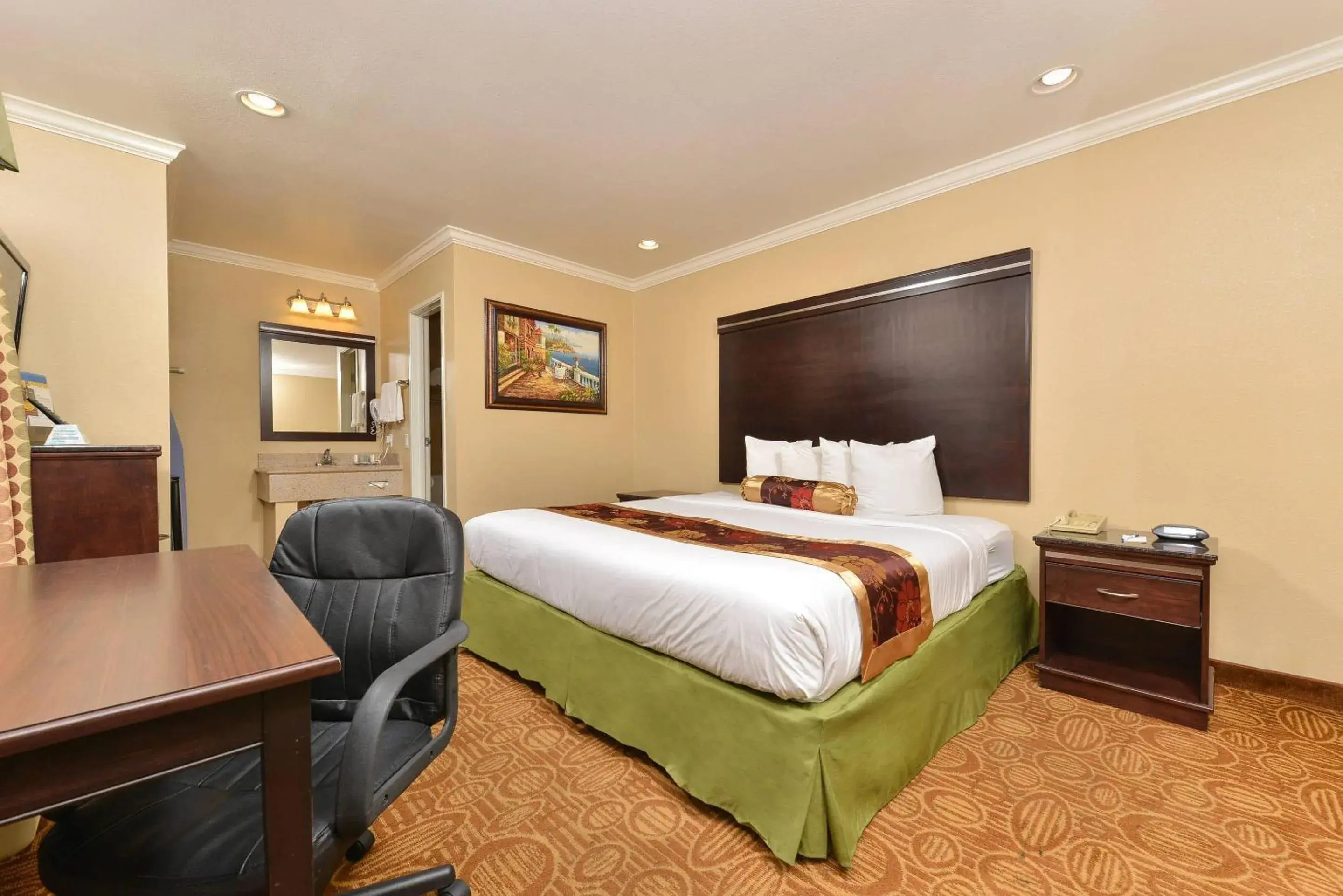 Bedroom, Bed in Rodeway Inn San Diego Near SDSU Bedroom, Bed in Rodeway Inn San Diego Near SDSU