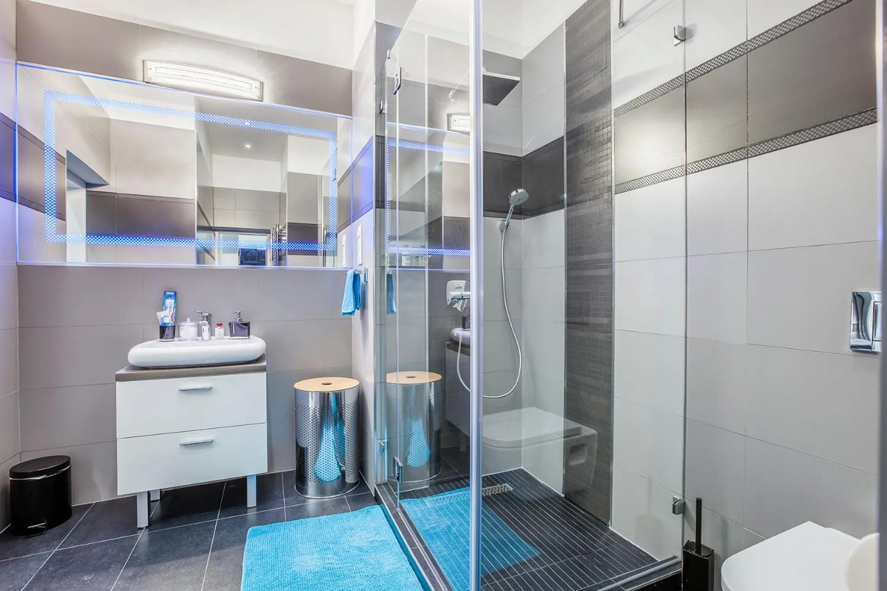 Opera Luxory Suite