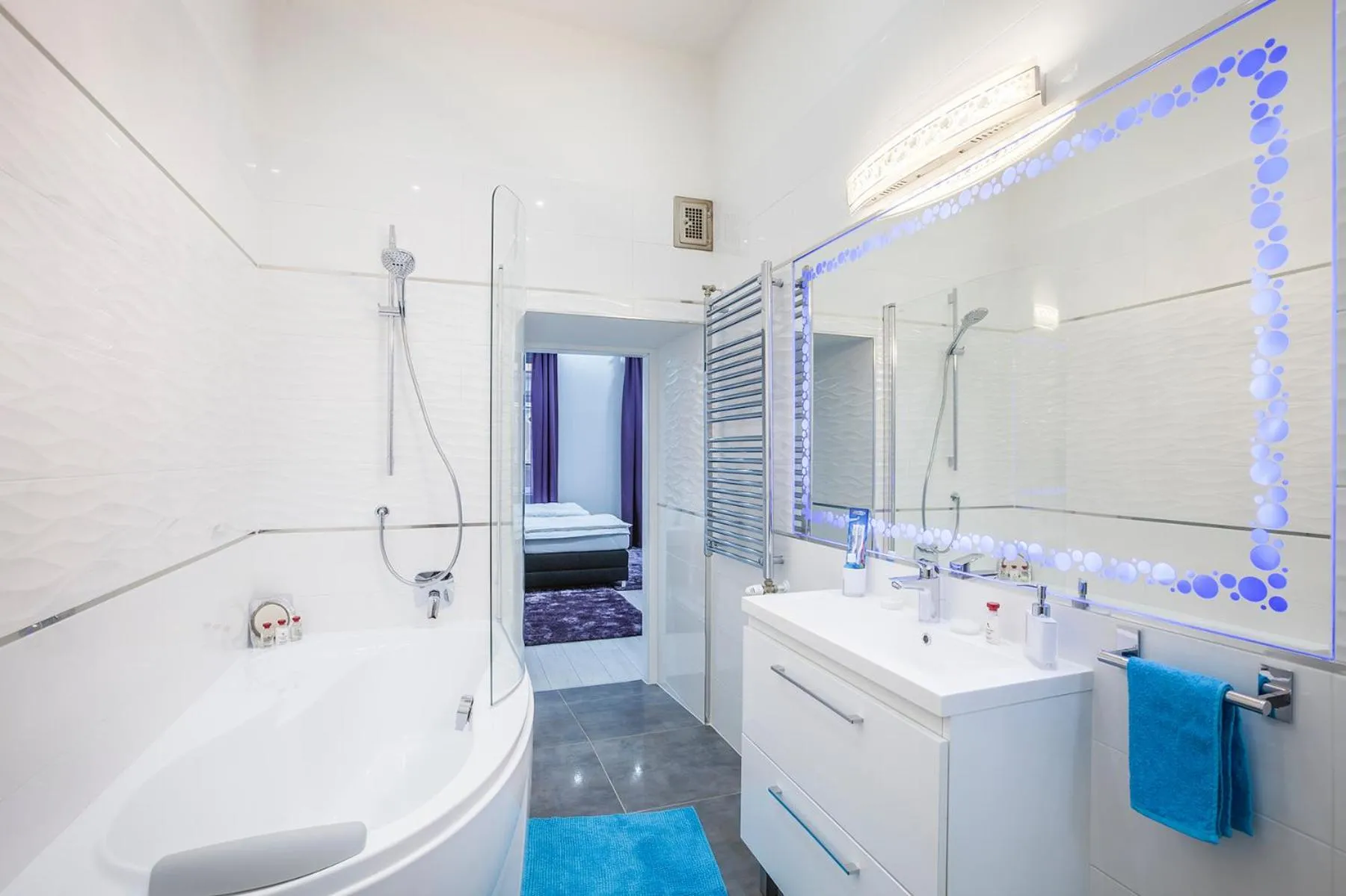 Opera Luxory Suite