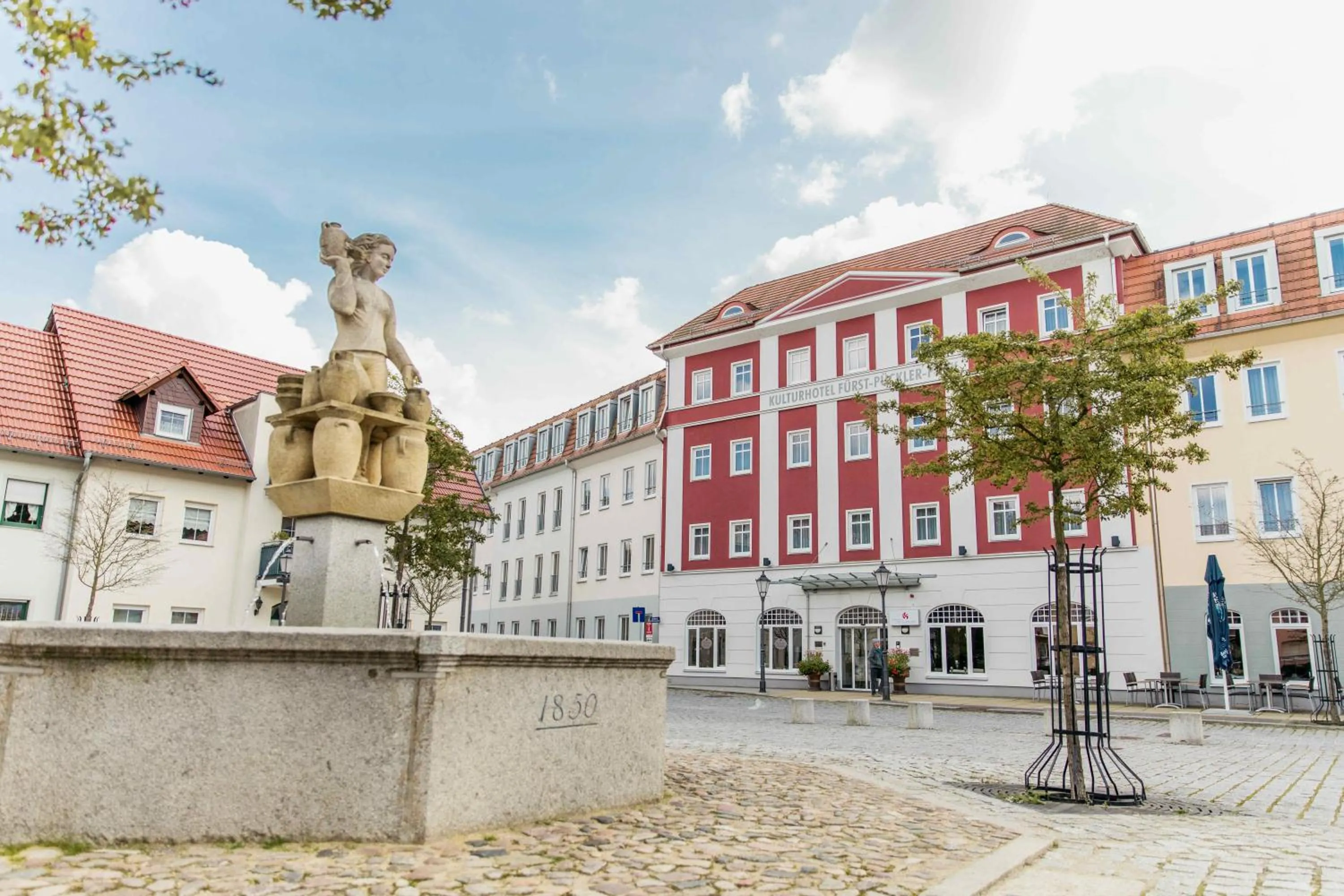 Property building in Kulturhotel Fürst Pückler Park