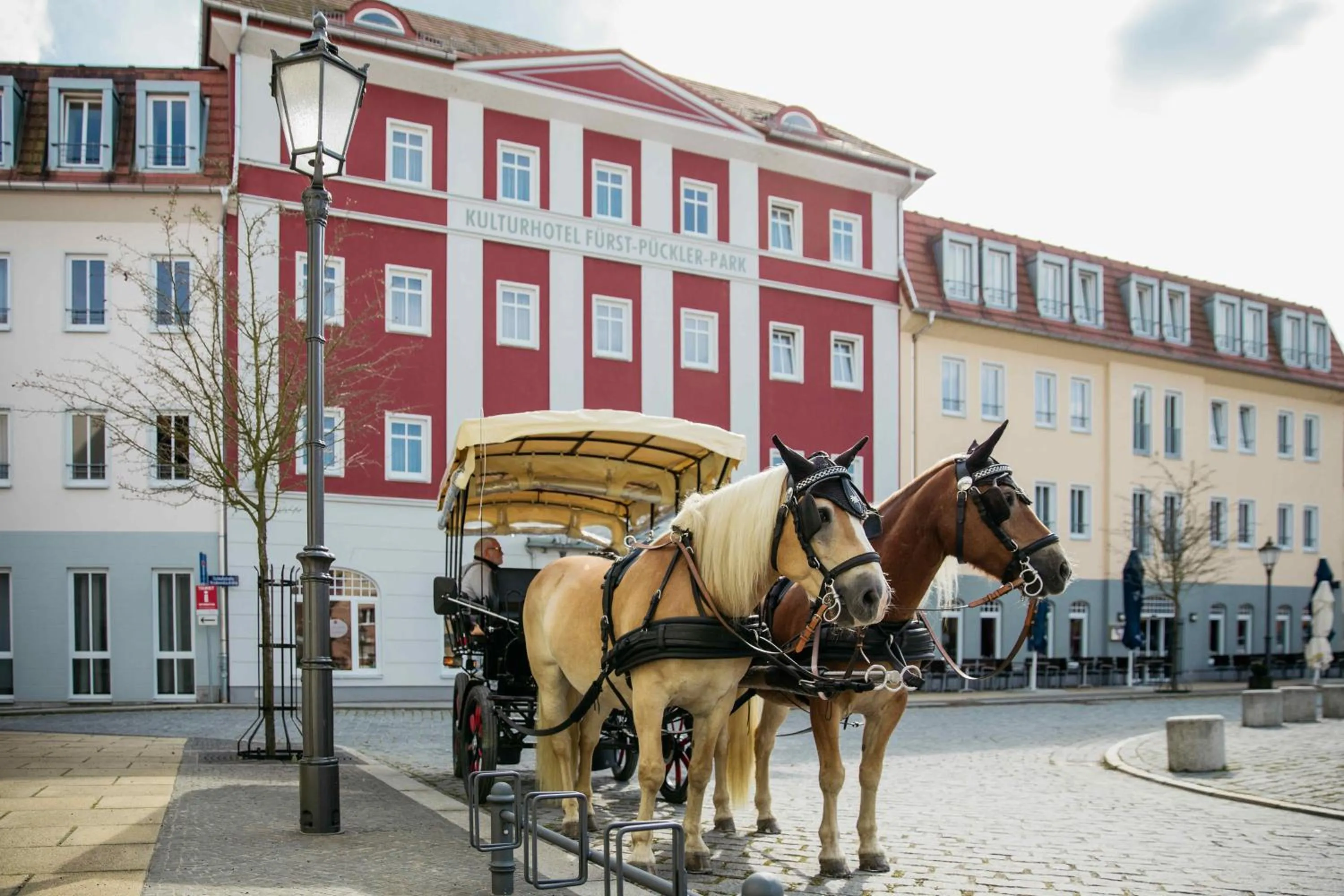 Facade/entrance in Kulturhotel Fürst Pückler Park