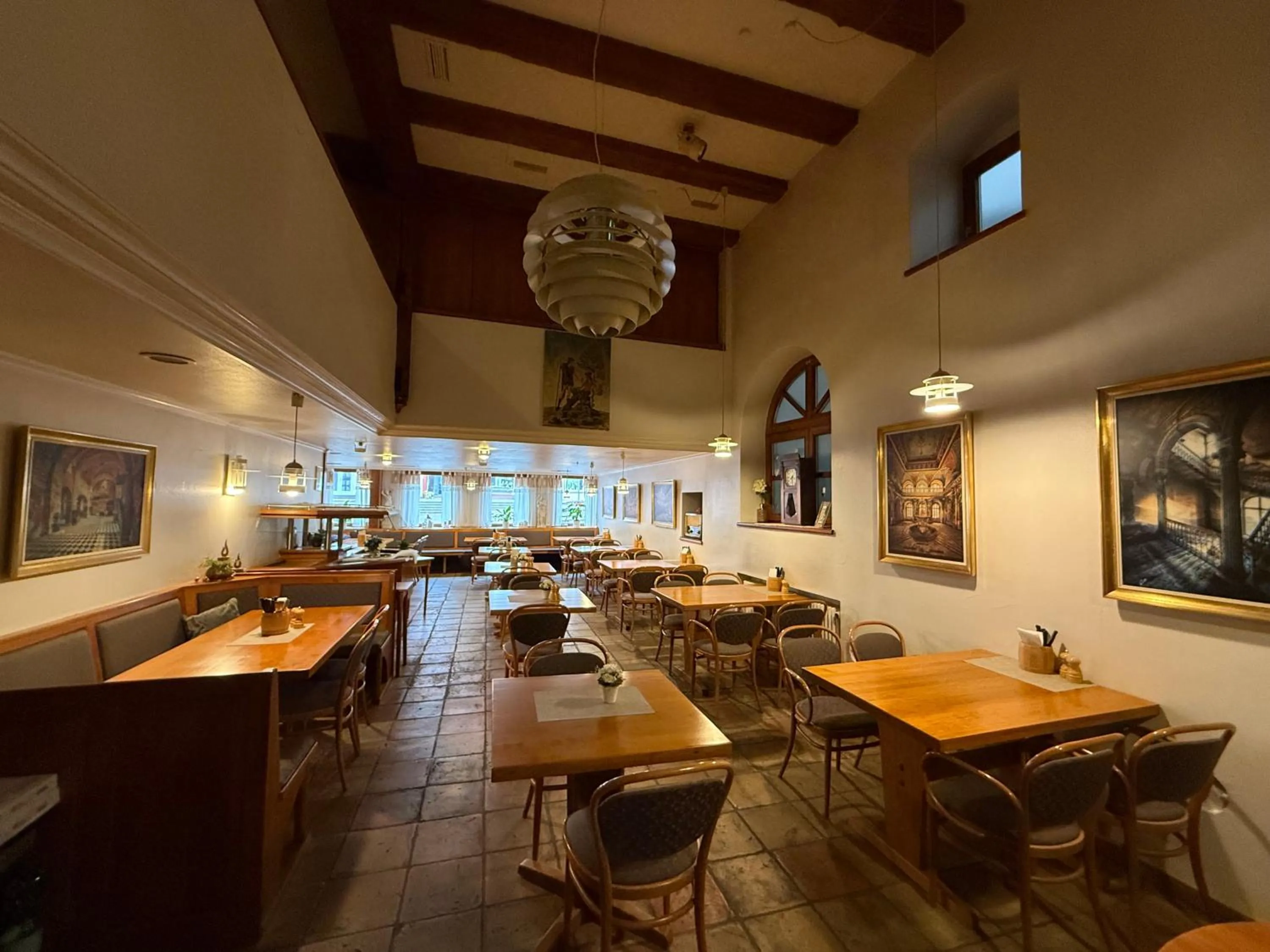 Restaurant/places to eat in Hotel-Restaurant Ratsstube