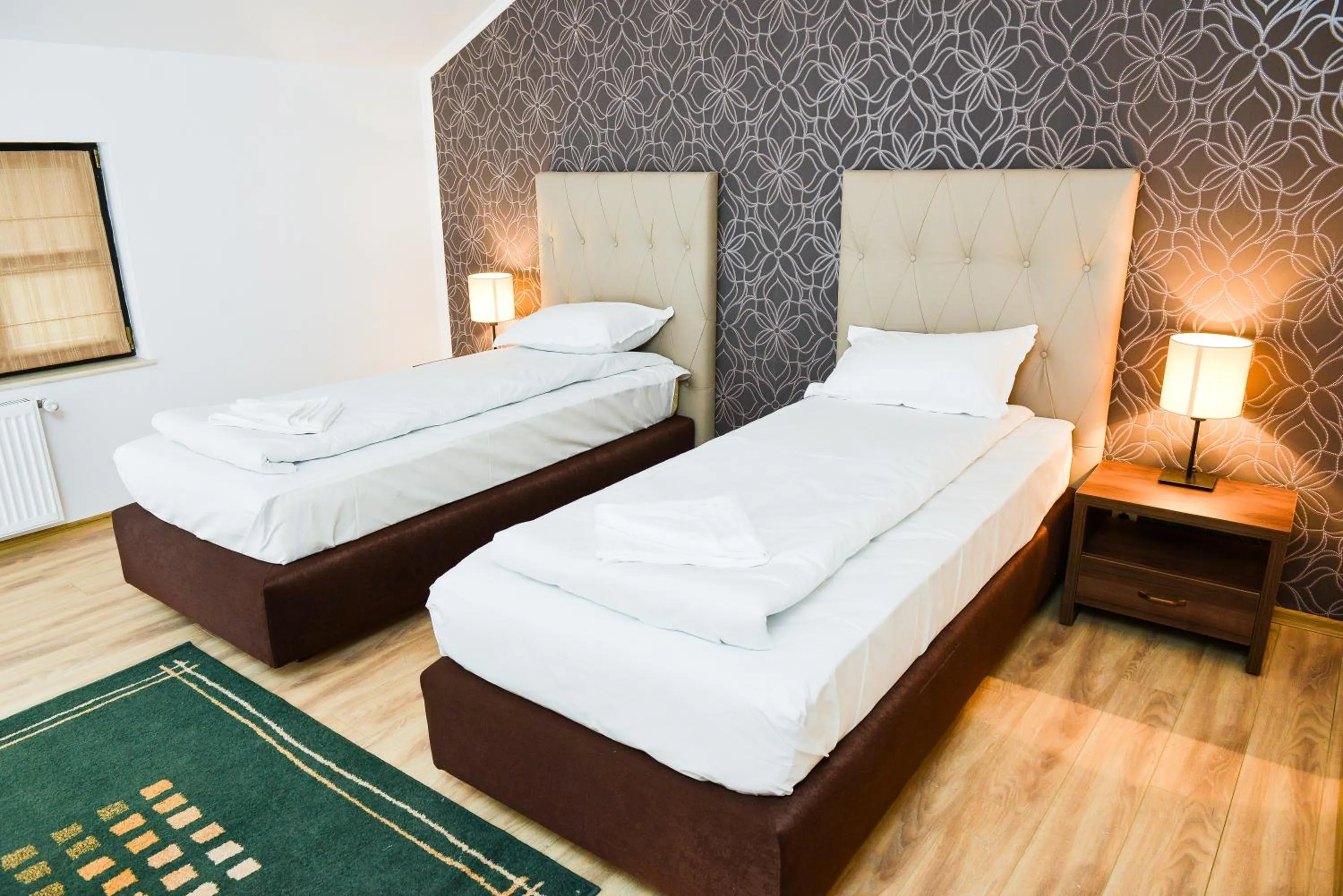 Photo of the whole room, Bed in Park House