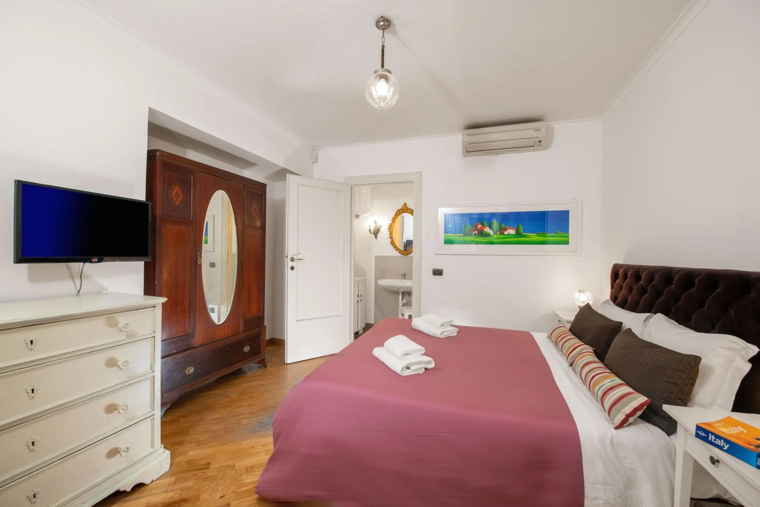 Bedroom, Bed in Corso Vittorio Apartments