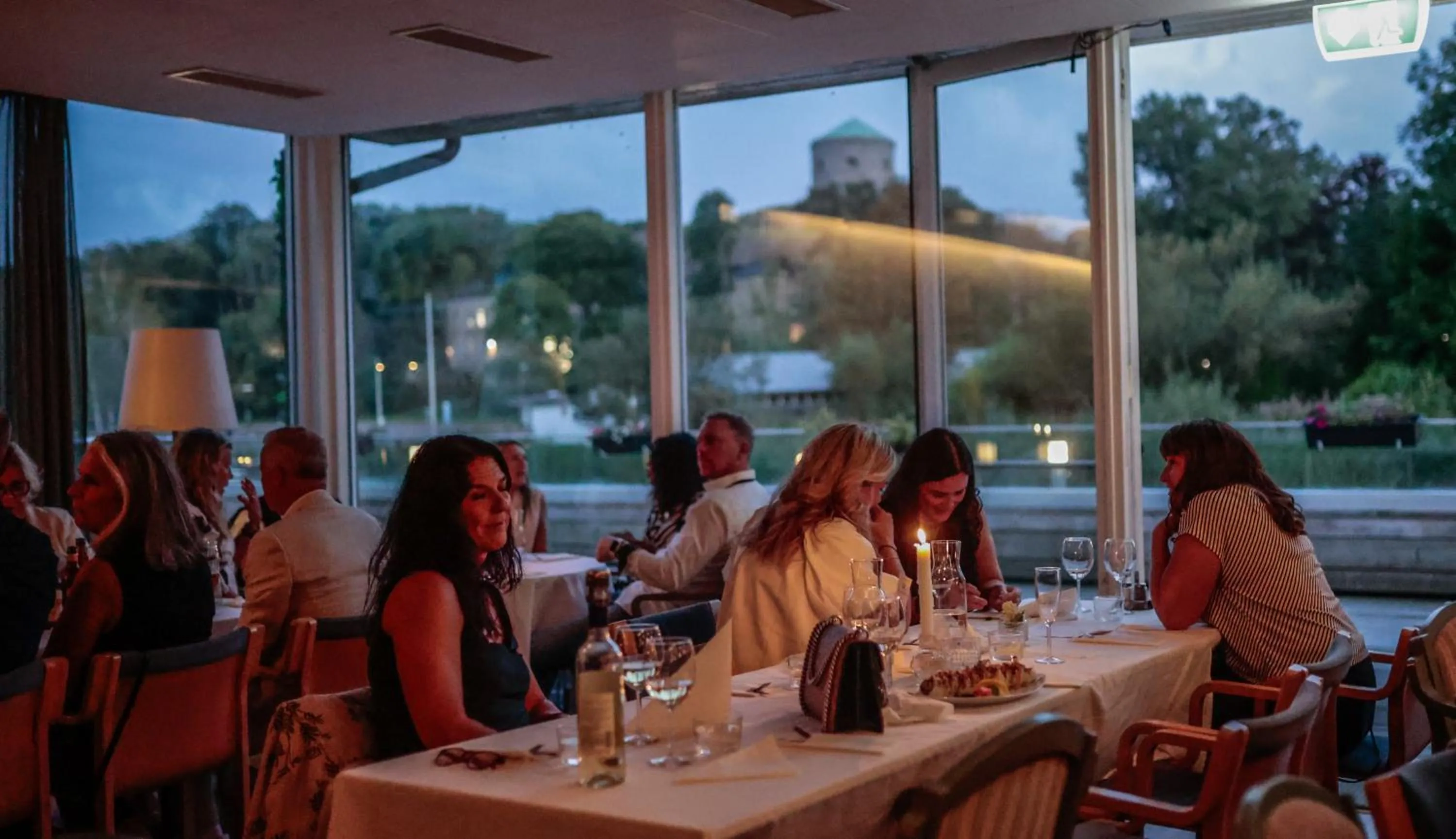 Restaurant/places to eat in Hotel Fars Hatt