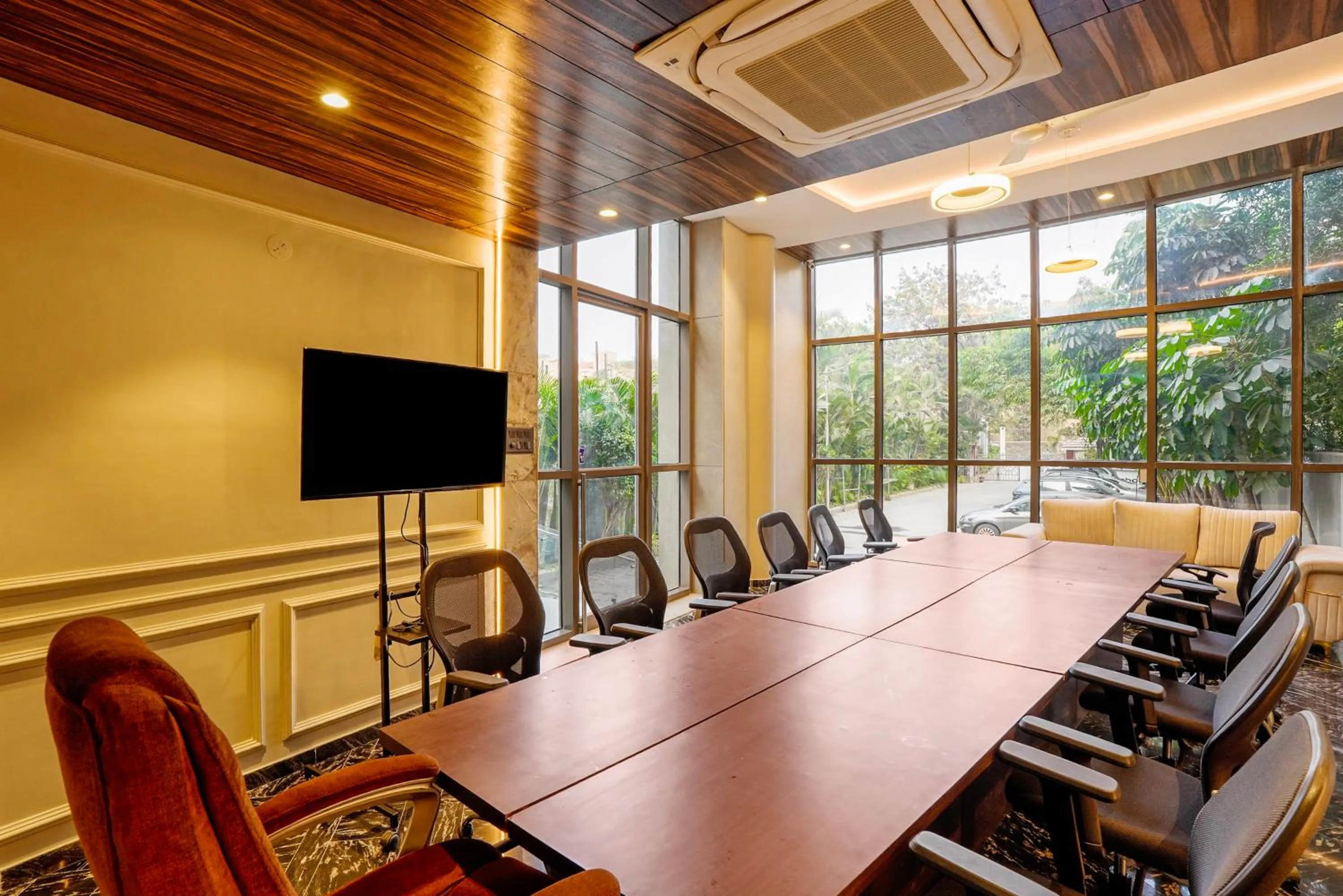 Meeting/conference room in Treebo Premium Niraali Executive, Hinjewadi